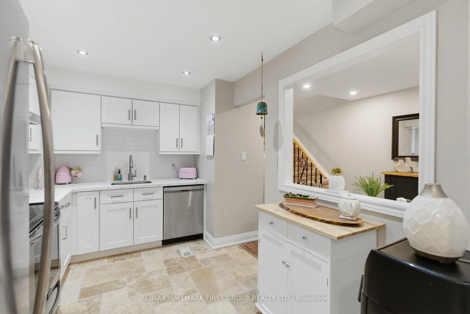 Photo 12 of Unit 61, 61 Foster Crescent, Brampton, Brampton North — HOMEH
