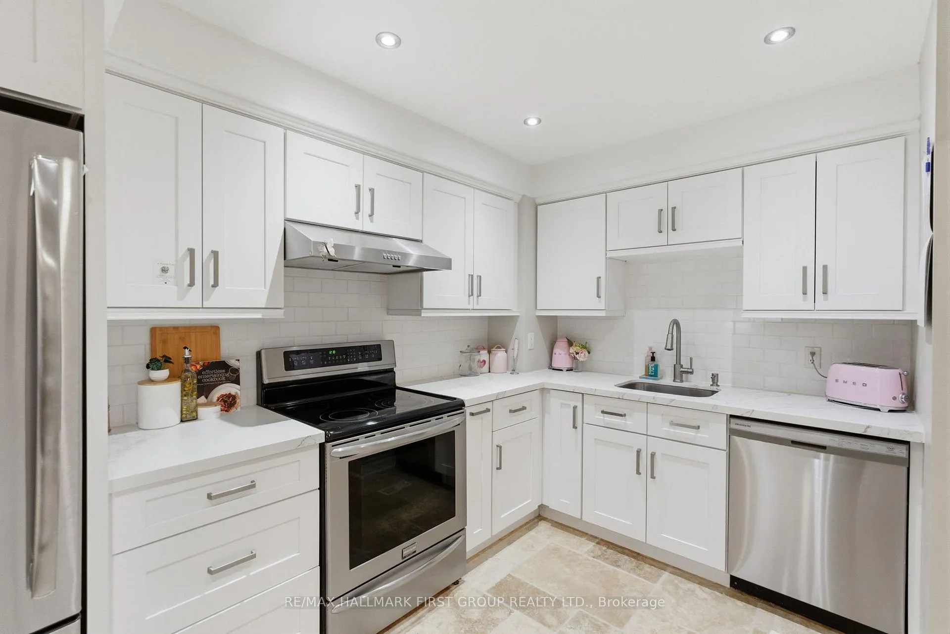 Photo 13 of Unit 61, 61 Foster Crescent, Brampton, Brampton North — HOMEH