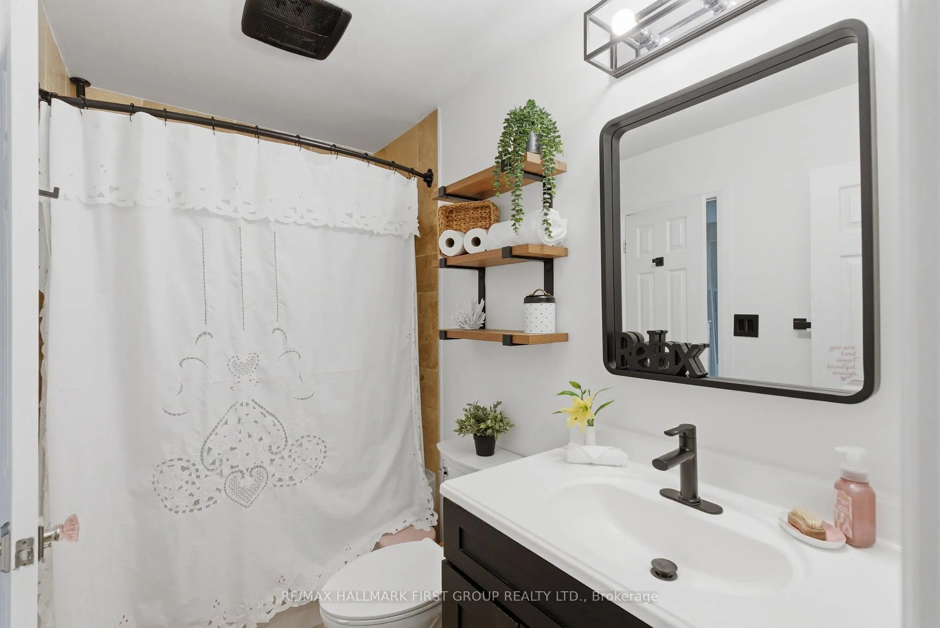 Photo 23 of Unit 61, 61 Foster Crescent, Brampton, Brampton North — HOMEH
