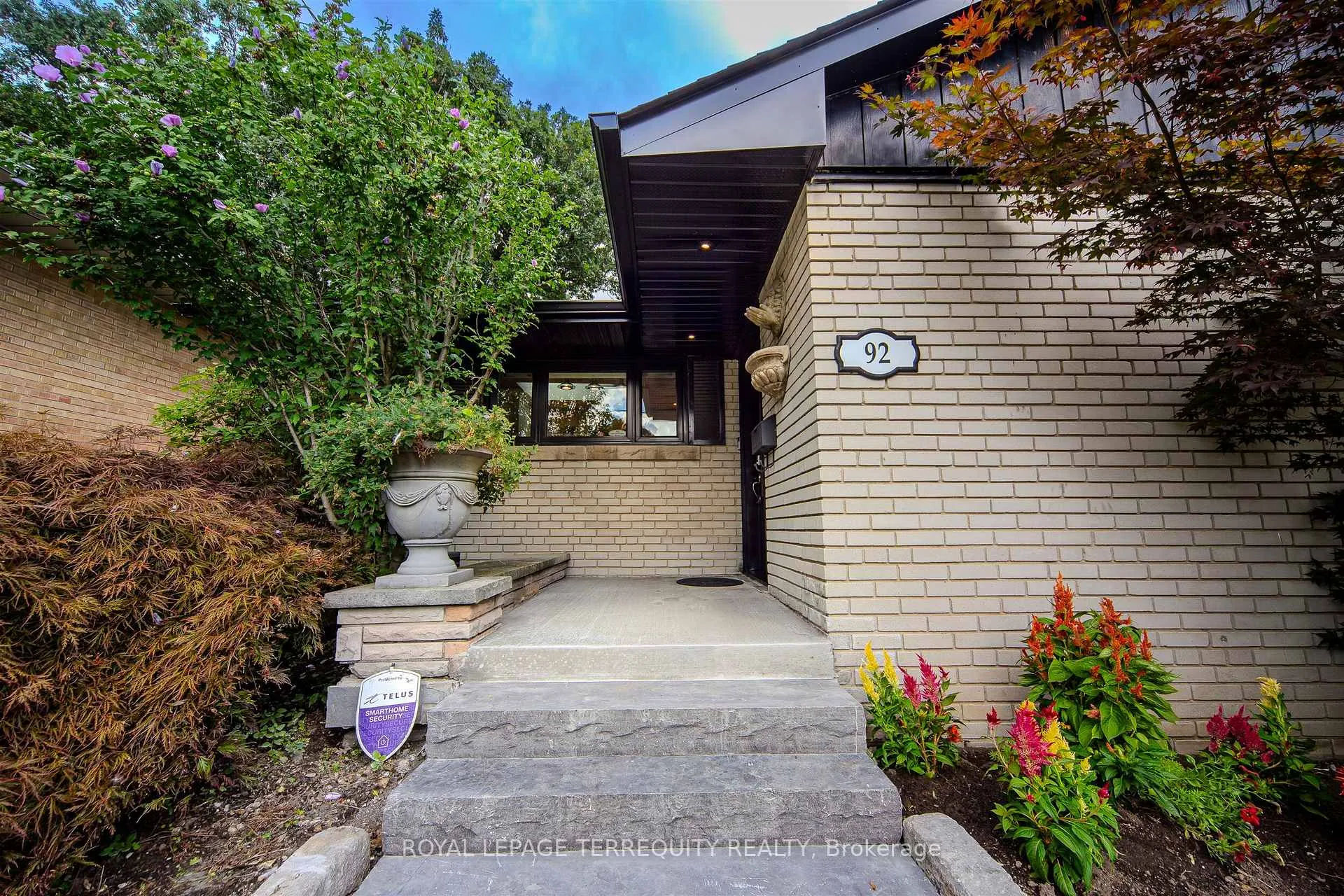 Photo 2 of 92 Saskatoon Drive, Etobicoke, Kingsview Village-The Westway — HOMEH