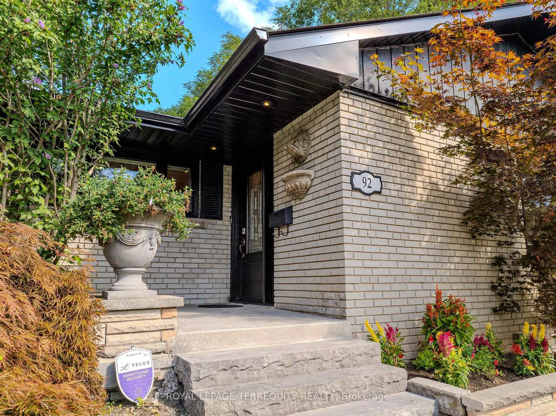 Photo 9 of 92 Saskatoon Drive, Etobicoke, Kingsview Village-The Westway — HOMEH