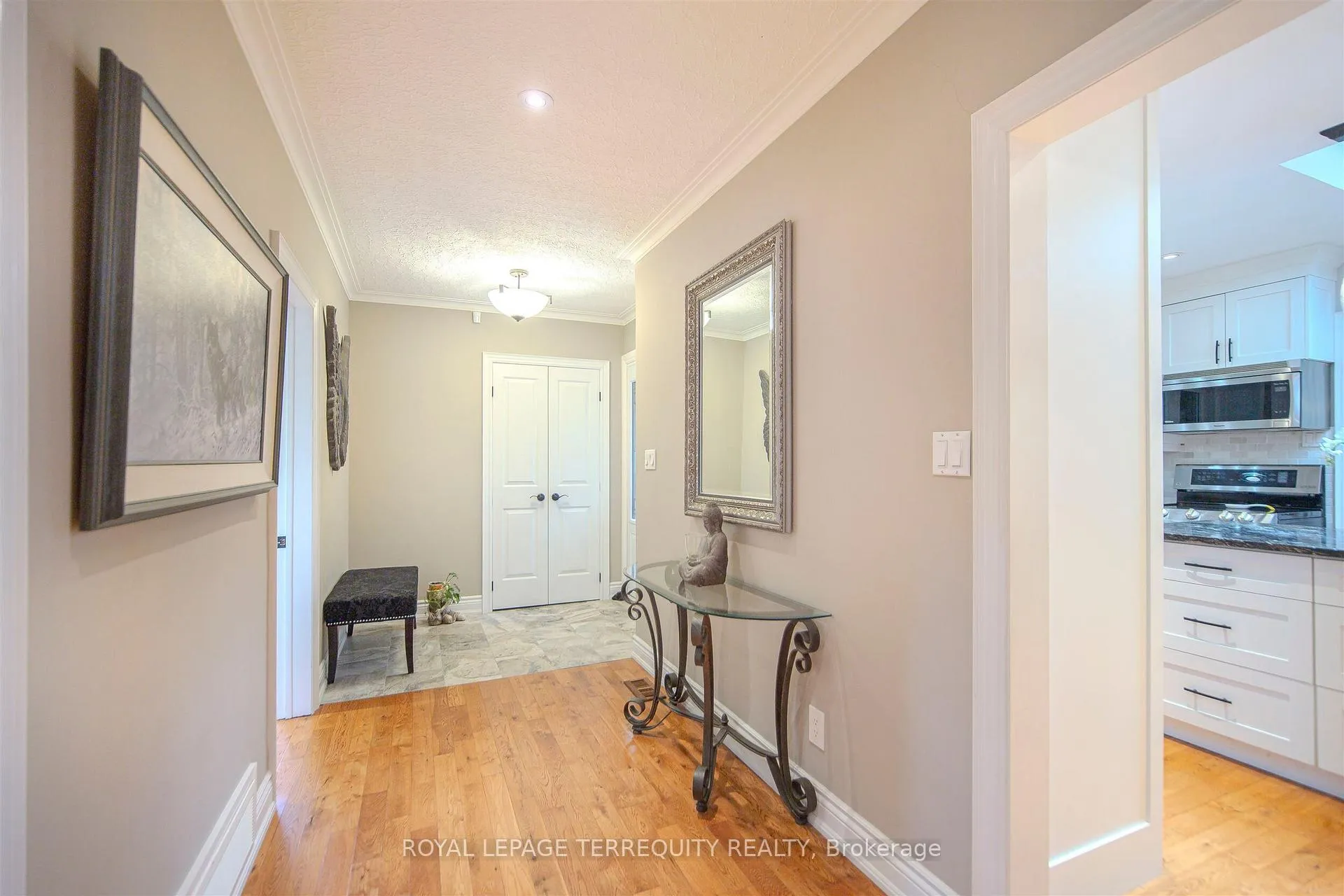 Photo 11 of 92 Saskatoon Drive, Etobicoke, Kingsview Village-The Westway — HOMEH