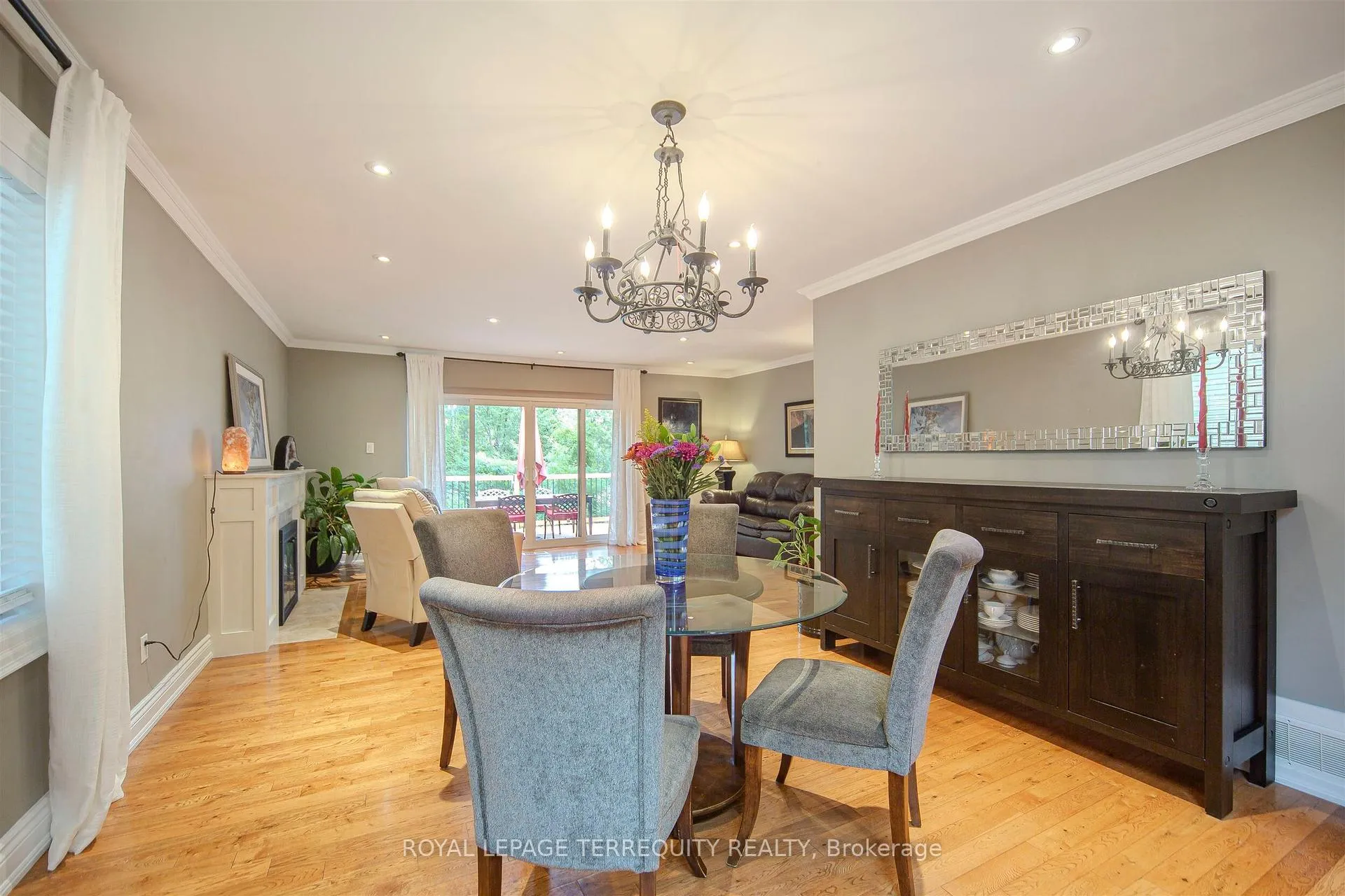 Photo 17 of 92 Saskatoon Drive, Etobicoke, Kingsview Village-The Westway — HOMEH