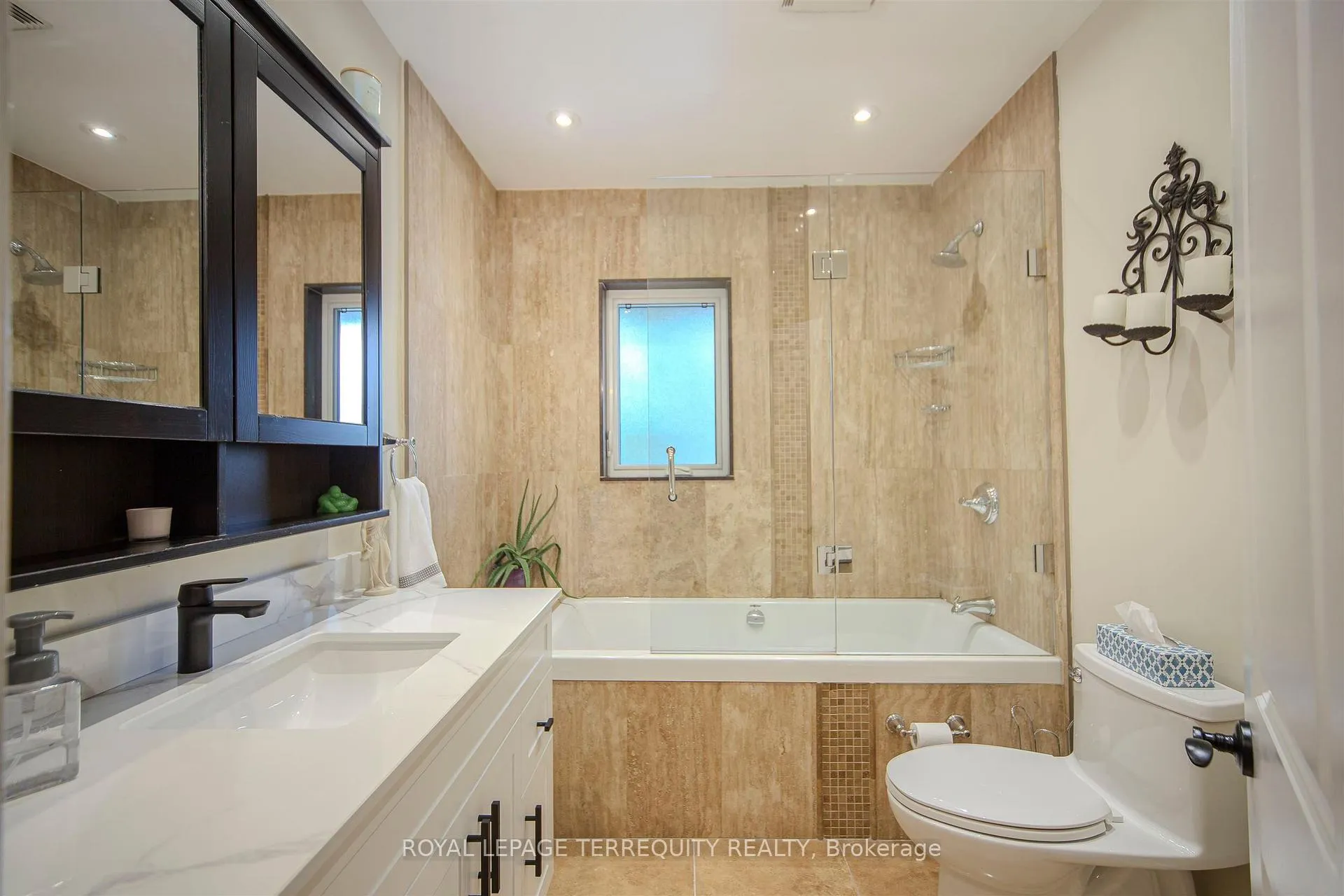 Photo 24 of 92 Saskatoon Drive, Etobicoke, Kingsview Village-The Westway — HOMEH