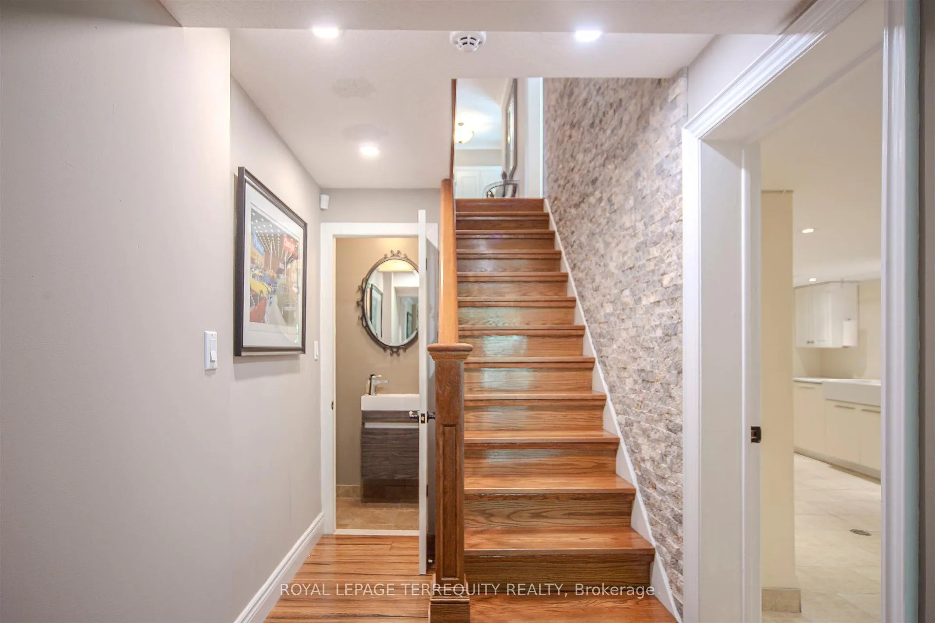 Photo 29 of 92 Saskatoon Drive, Etobicoke, Kingsview Village-The Westway — HOMEH