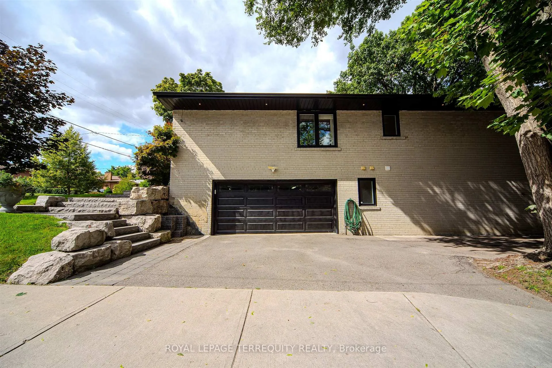 Photo 38 of 92 Saskatoon Drive, Etobicoke, Kingsview Village-The Westway — HOMEH