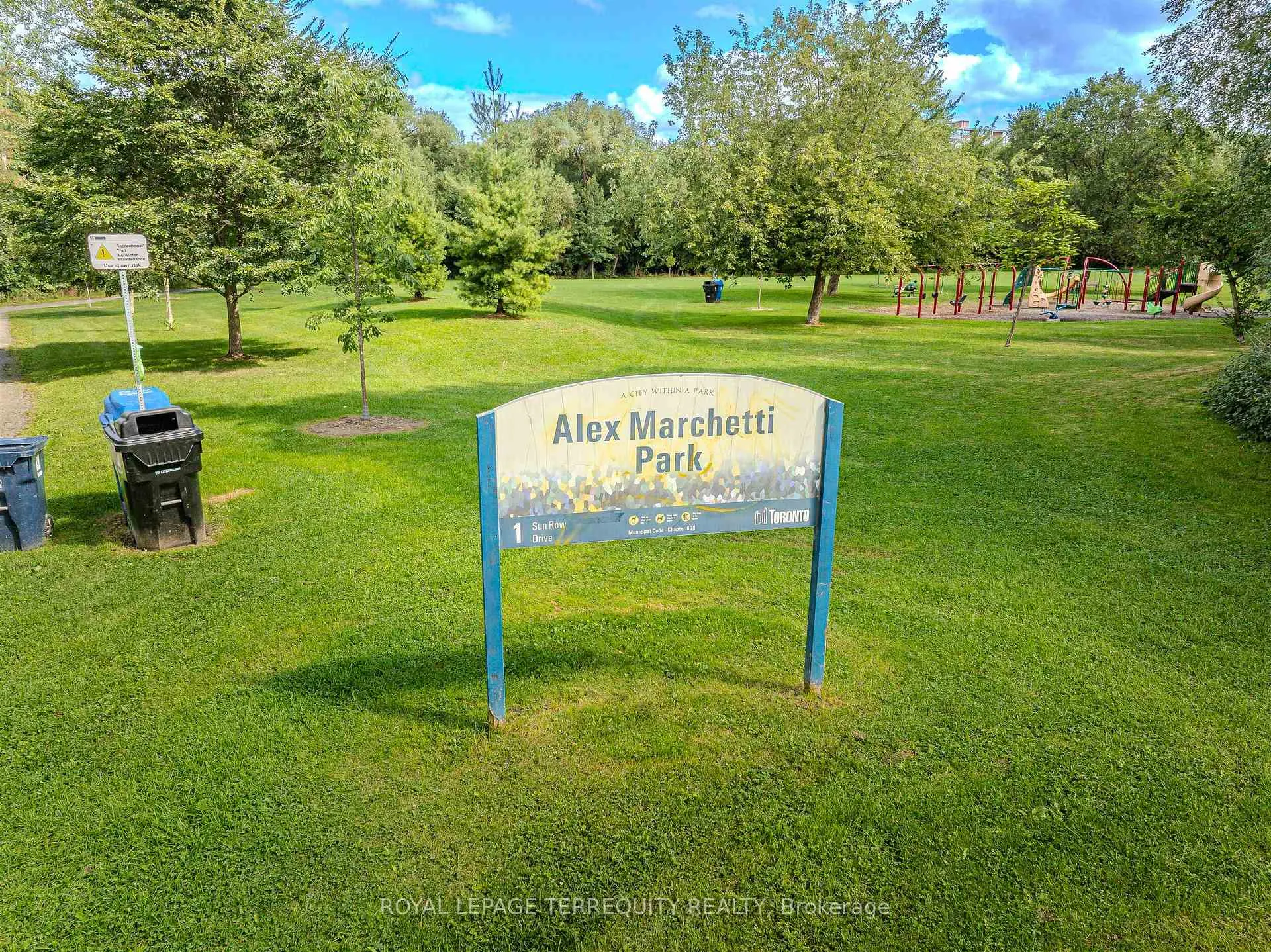 Photo 50 of 92 Saskatoon Drive, Etobicoke, Kingsview Village-The Westway — HOMEH