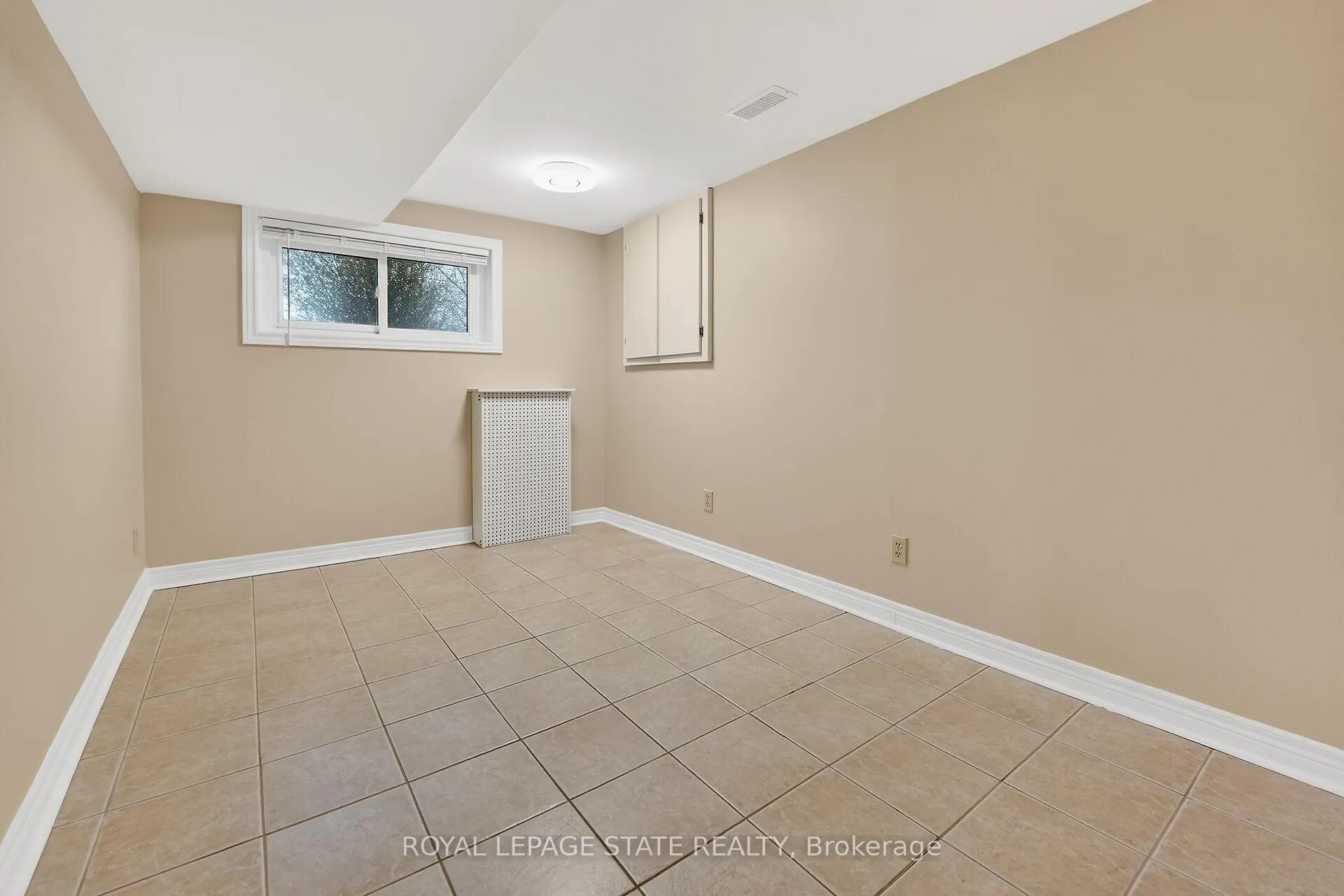 Photo 33 of 9 Sidare Court, Grimsby, Grimsby Beach — HOMEH