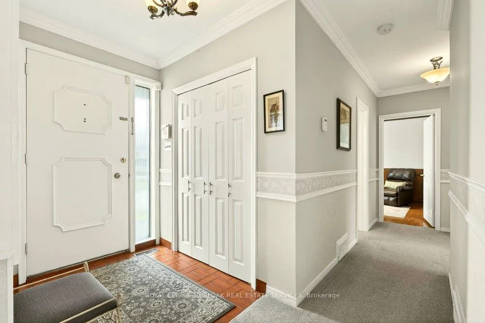 Photo 3 of 83 Sunvale Drive, Etobicoke, Willowridge-Martingrove-Richview — HOMEH