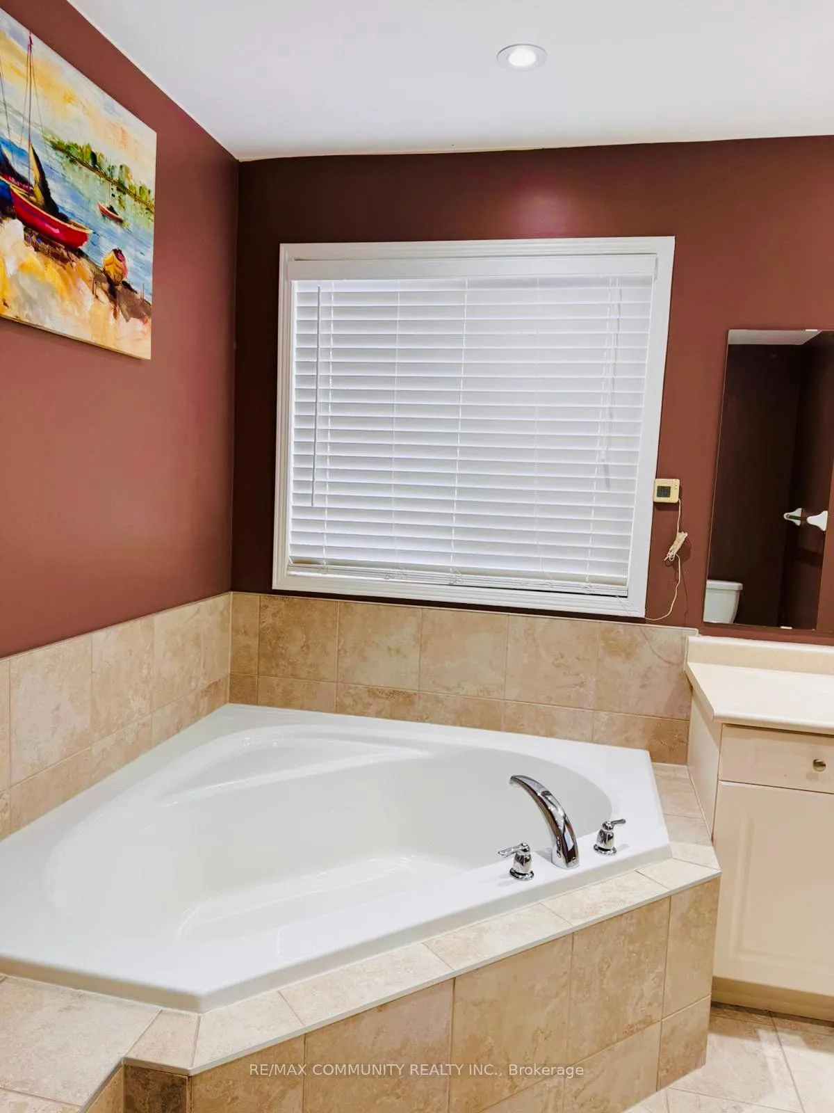 Photo 4 of 1059 Coldstream Drive, Oshawa, Taunton — HOMEH