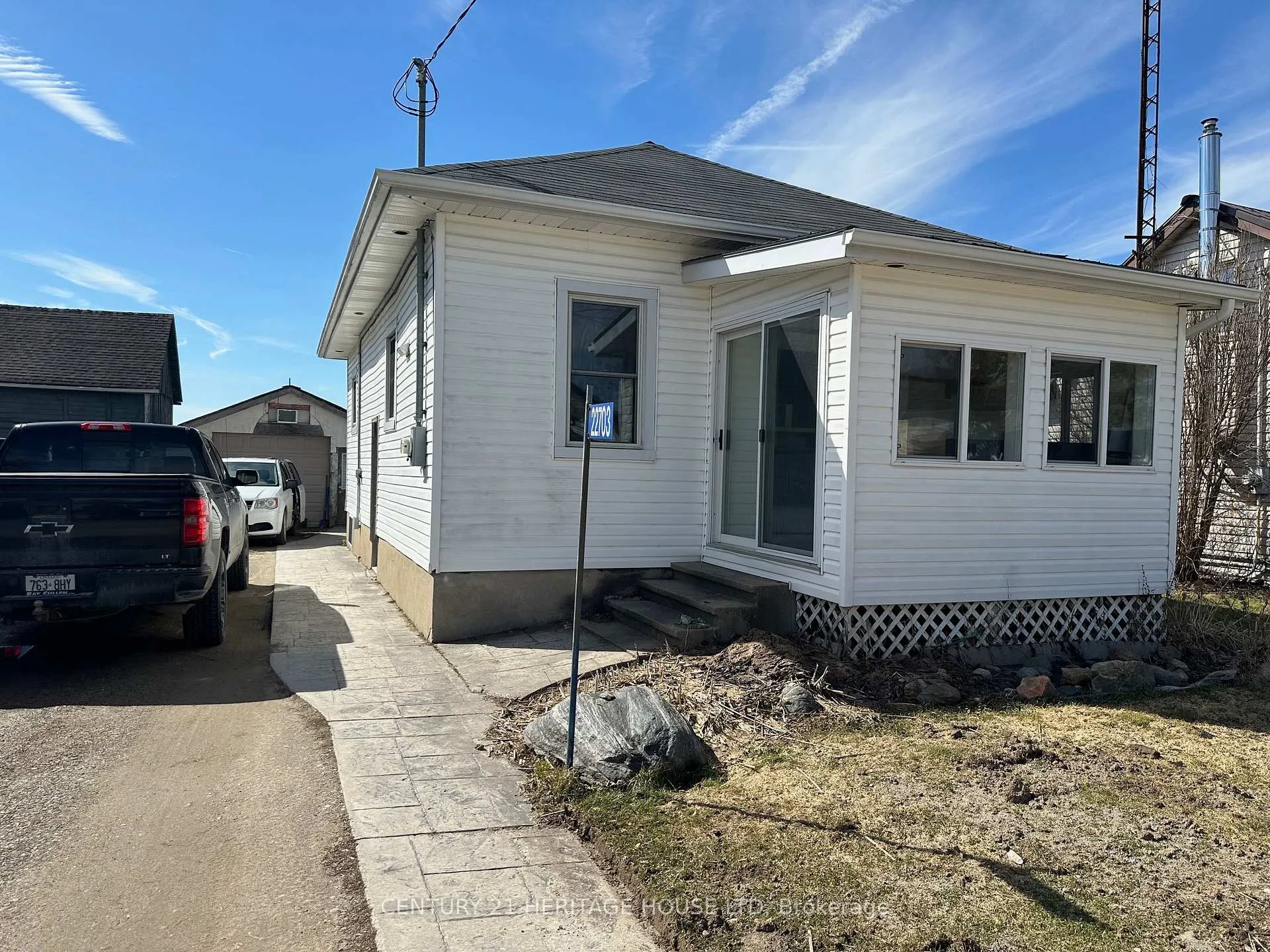 Photo 3 of 22703 Thames Road, Southwest Middlesex, Appin — HOMEH
