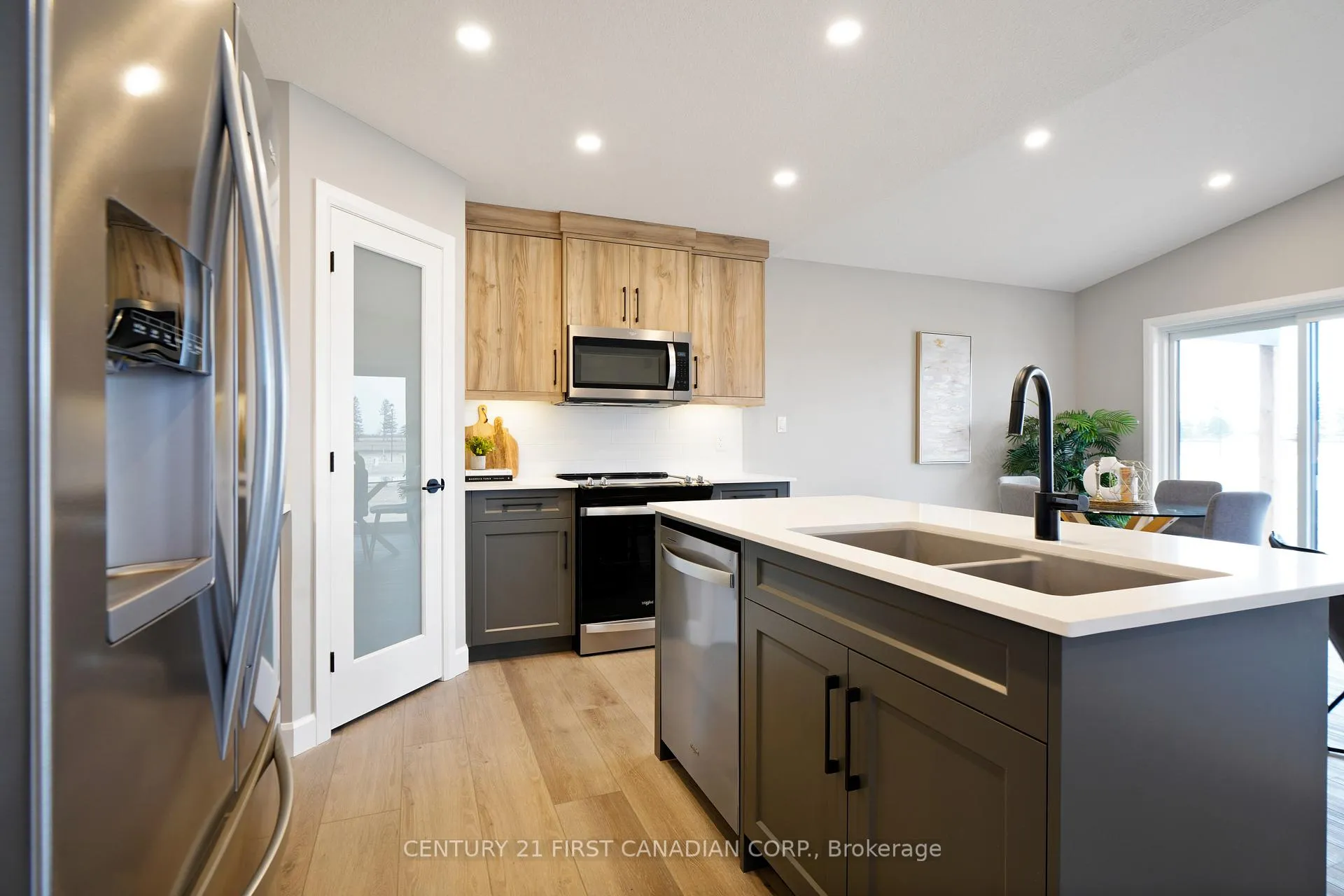 Photo 15 of 111 Addison Avenue, Lucan Biddulph, Lucan — HOMEH