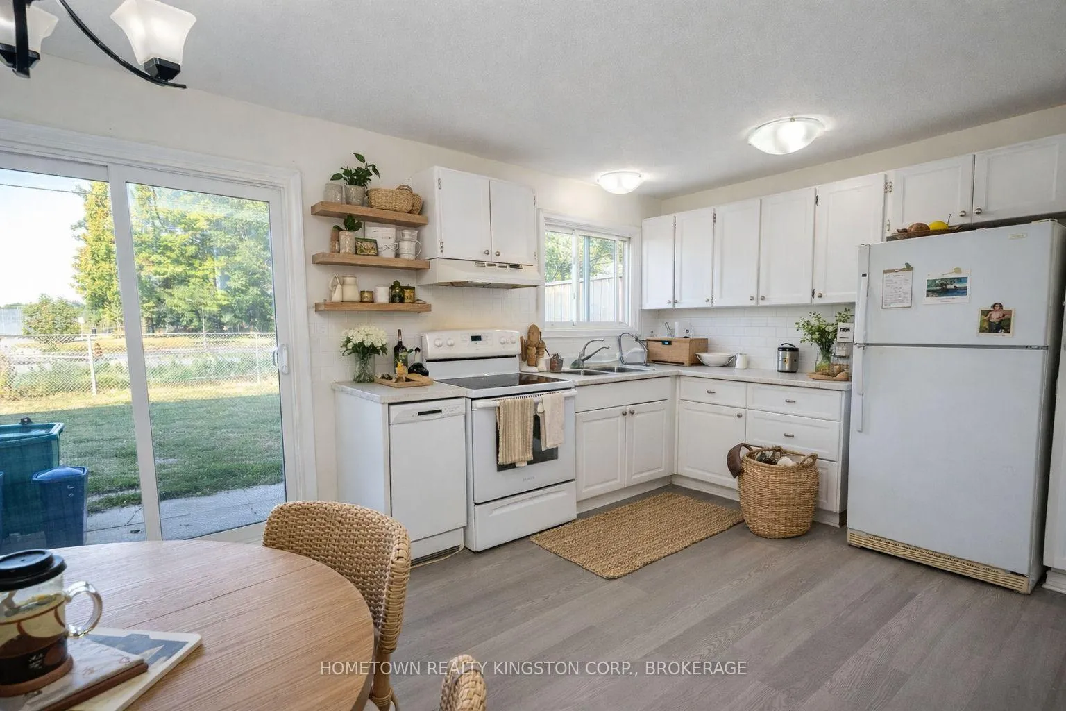 Photo 8 of 983 Oakview Avenue, Kingston, South of Taylor-Kidd Blvd — HOMEH