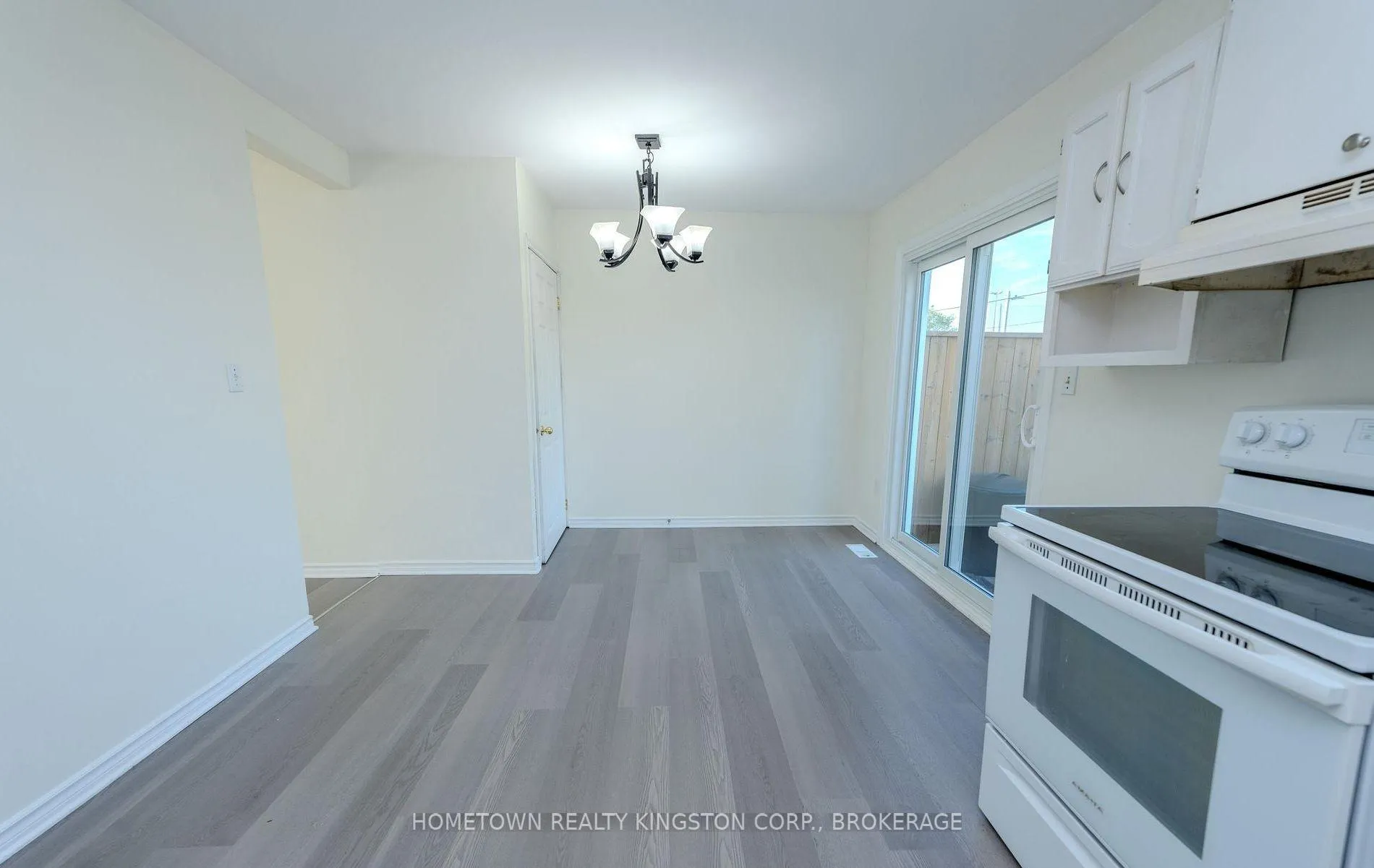 Photo 9 of 983 Oakview Avenue, Kingston, South of Taylor-Kidd Blvd — HOMEH