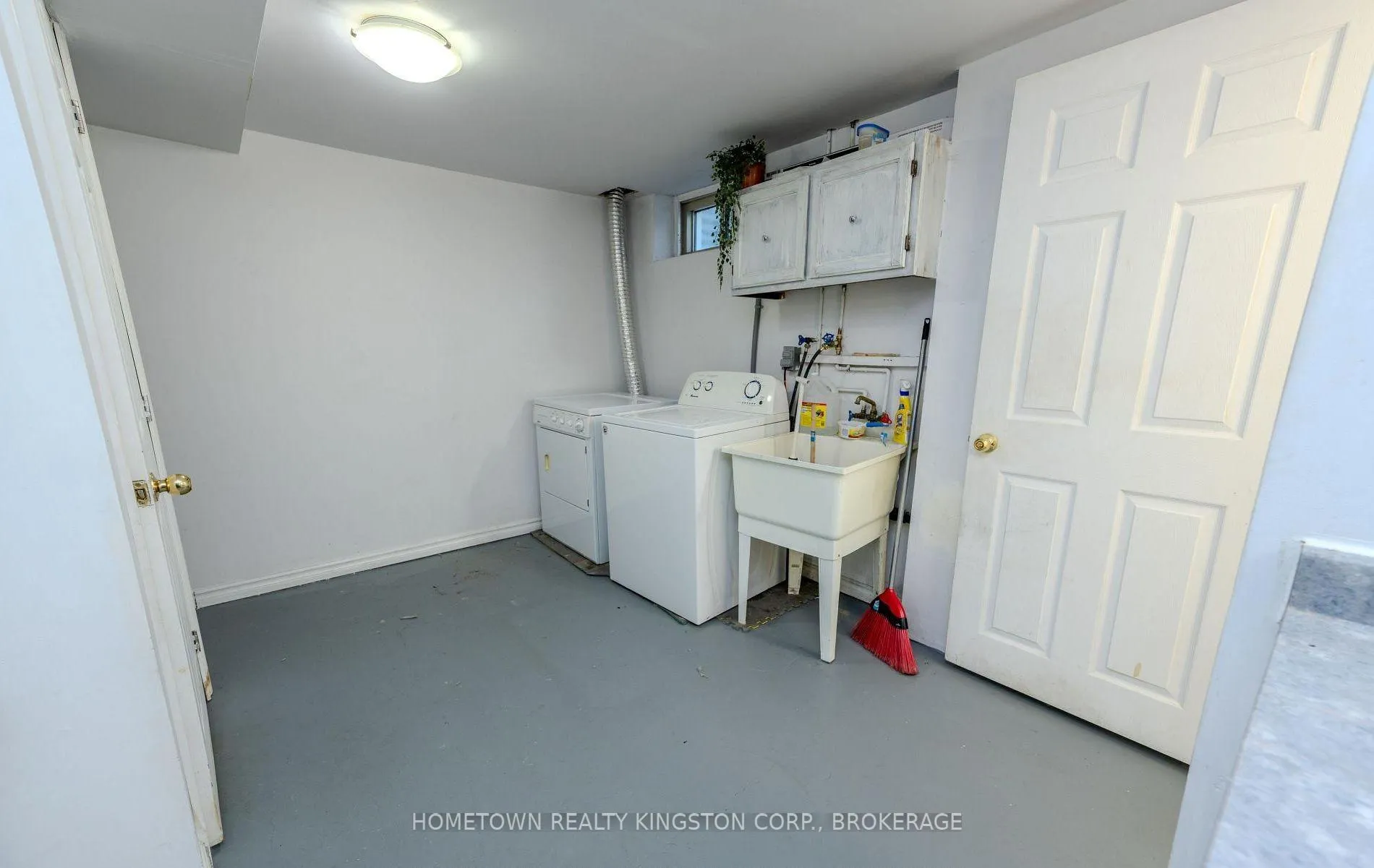 Photo 23 of 983 Oakview Avenue, Kingston, South of Taylor-Kidd Blvd — HOMEH