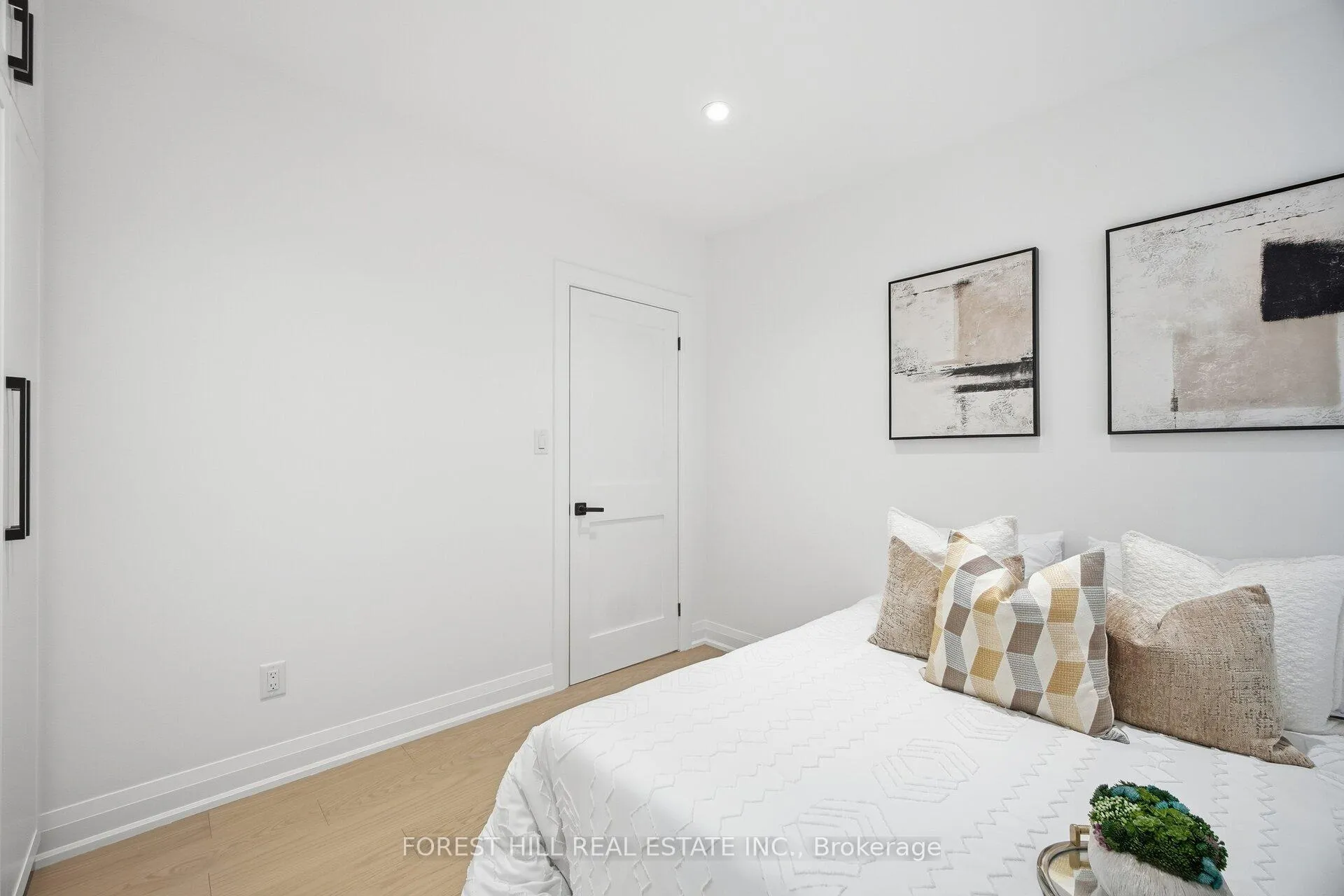 Photo 11 of 128 Duvernet Avenue, Toronto, East End-Danforth — HOMEH