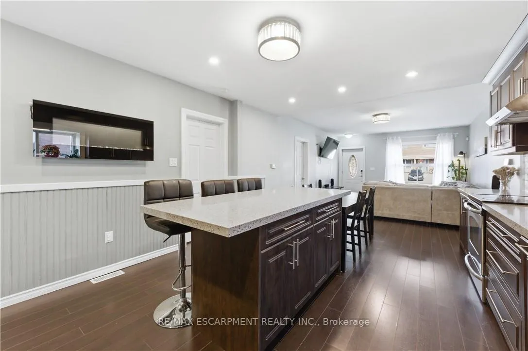 Photo 6 of 80 Walnut Street, Brantford — HOMEH