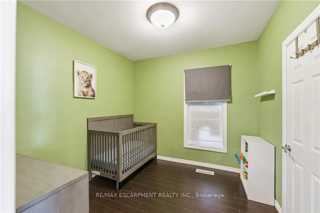 Photo 15 of 80 Walnut Street, Brantford — HOMEH