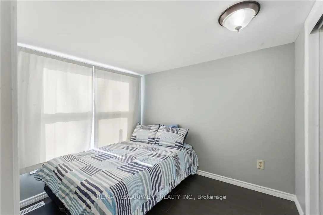 Photo 17 of 80 Walnut Street, Brantford — HOMEH