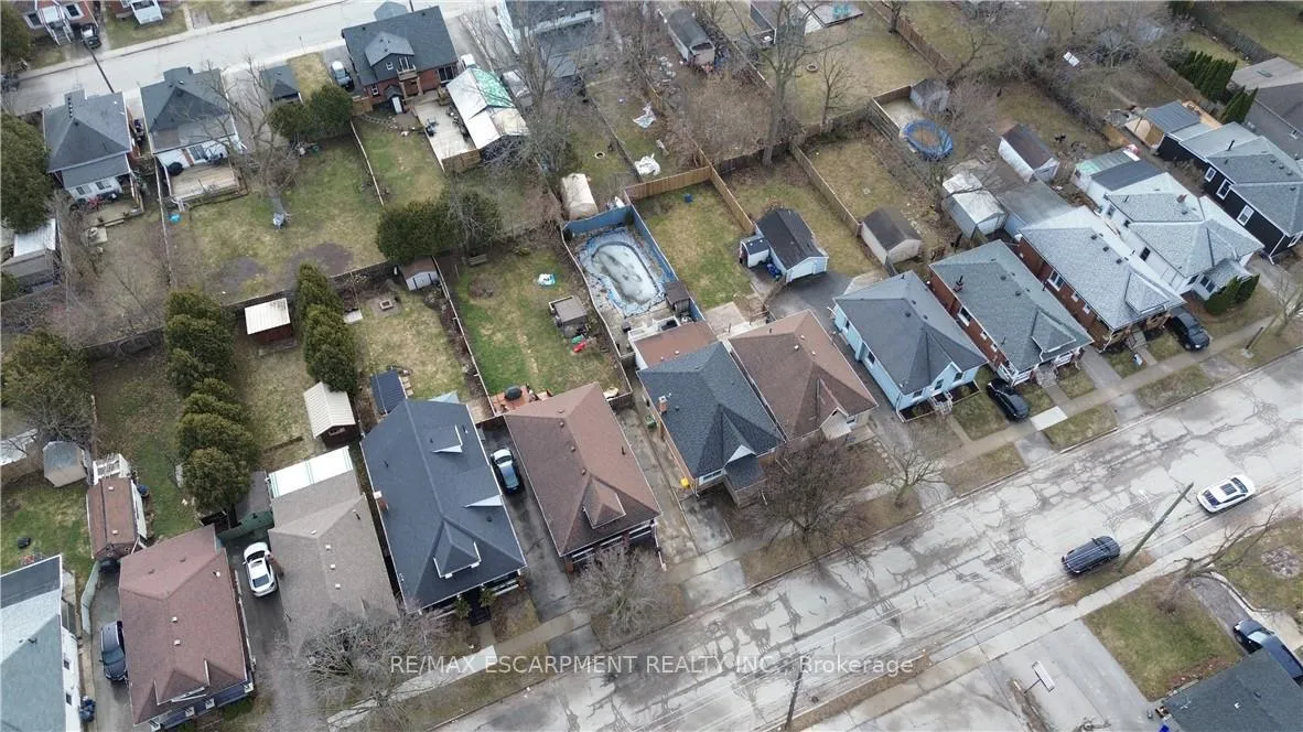 Photo 31 of 80 Walnut Street, Brantford — HOMEH