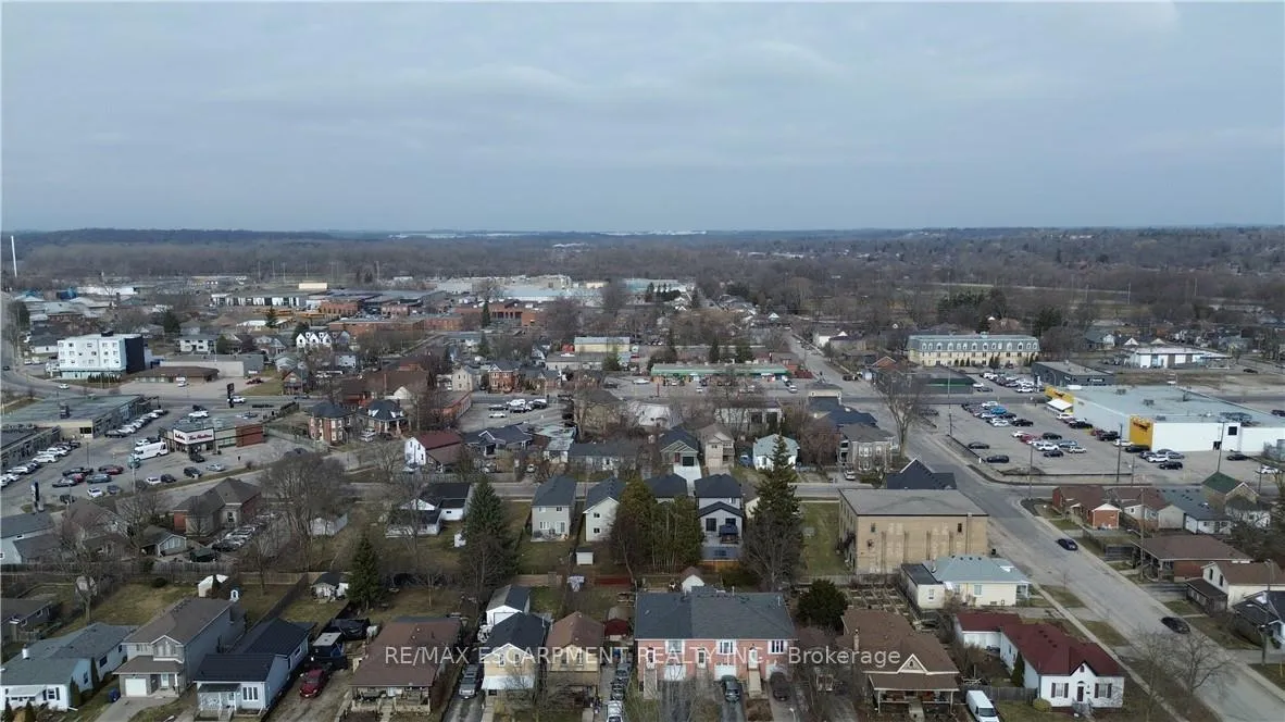 Photo 32 of 80 Walnut Street, Brantford — HOMEH