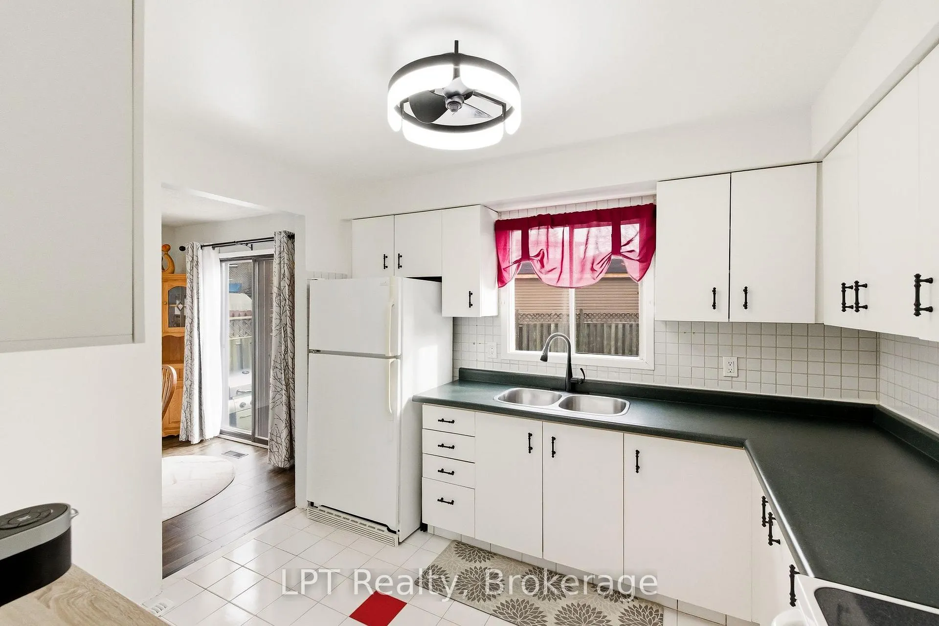 Photo 15 of 152 Ravenscroft Road, Ajax, Central West — HOMEH