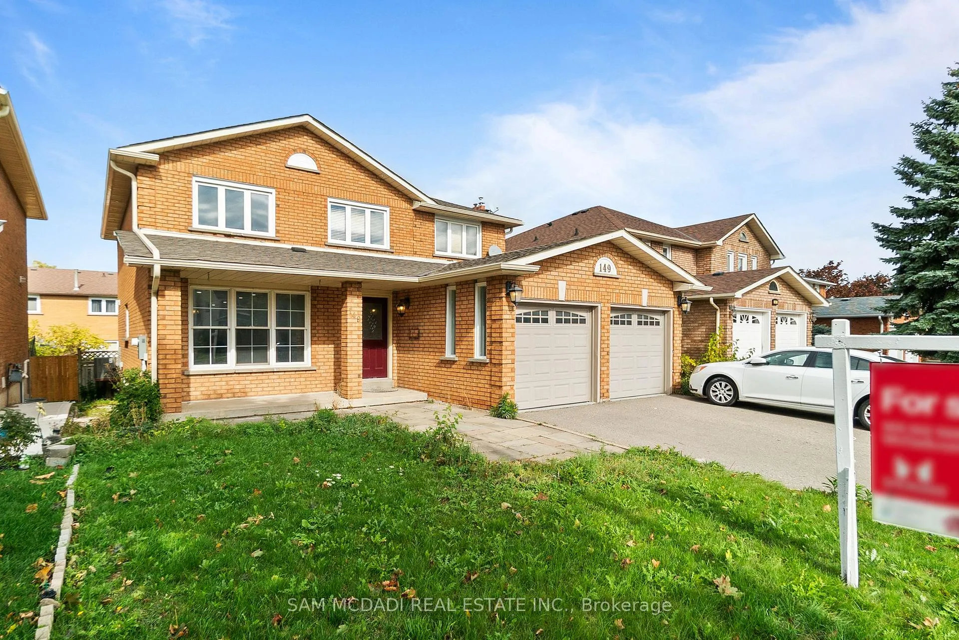 Photo 2 of 149 Sunforest Drive, Brampton, Heart Lake West — HOMEH