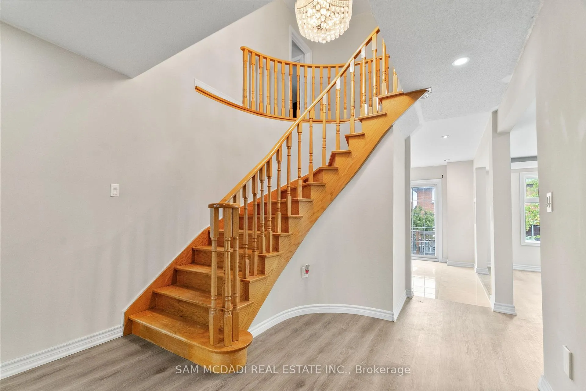Photo 6 of 149 Sunforest Drive, Brampton, Heart Lake West — HOMEH