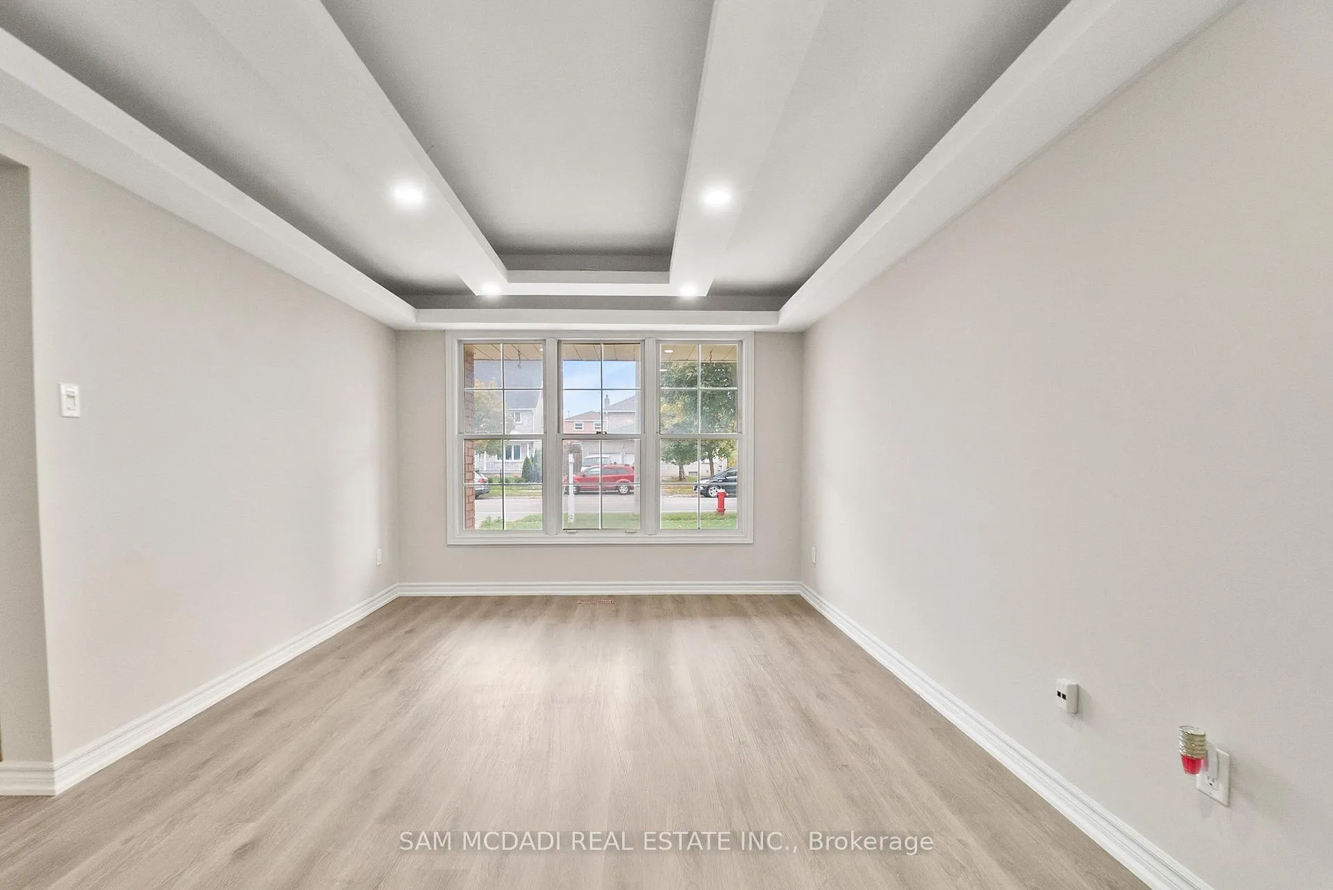 Photo 8 of 149 Sunforest Drive, Brampton, Heart Lake West — HOMEH