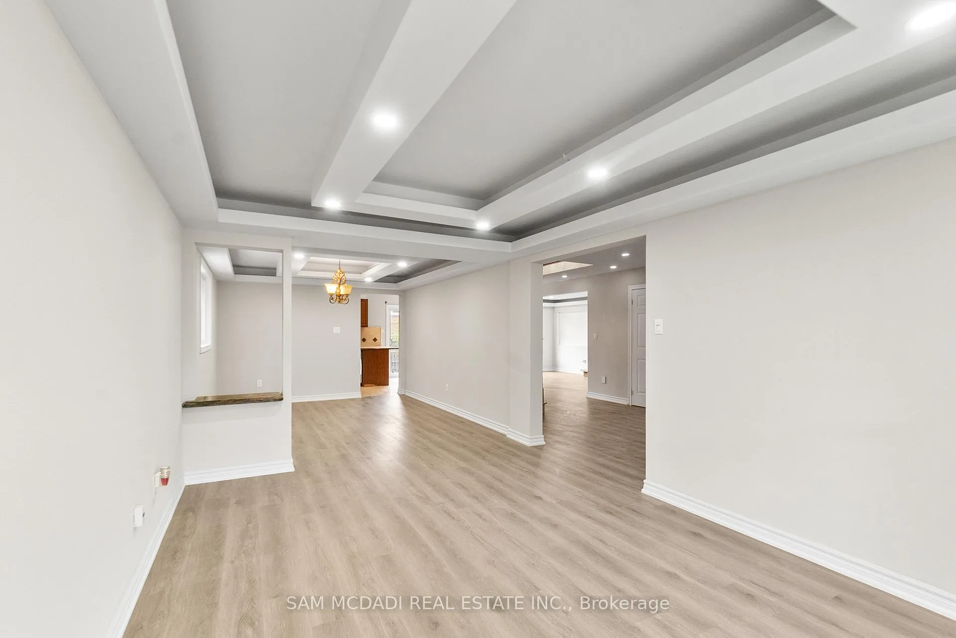 Photo 9 of 149 Sunforest Drive, Brampton, Heart Lake West — HOMEH