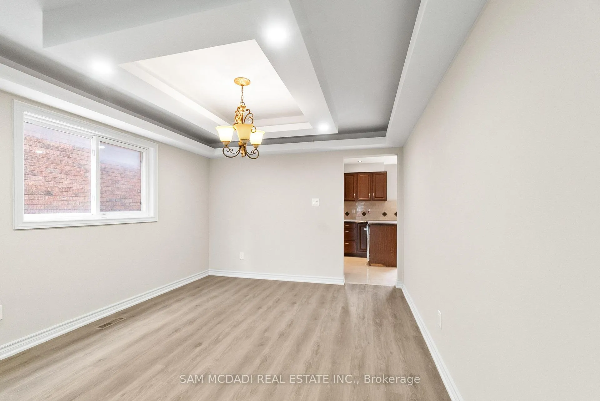 Photo 10 of 149 Sunforest Drive, Brampton, Heart Lake West — HOMEH