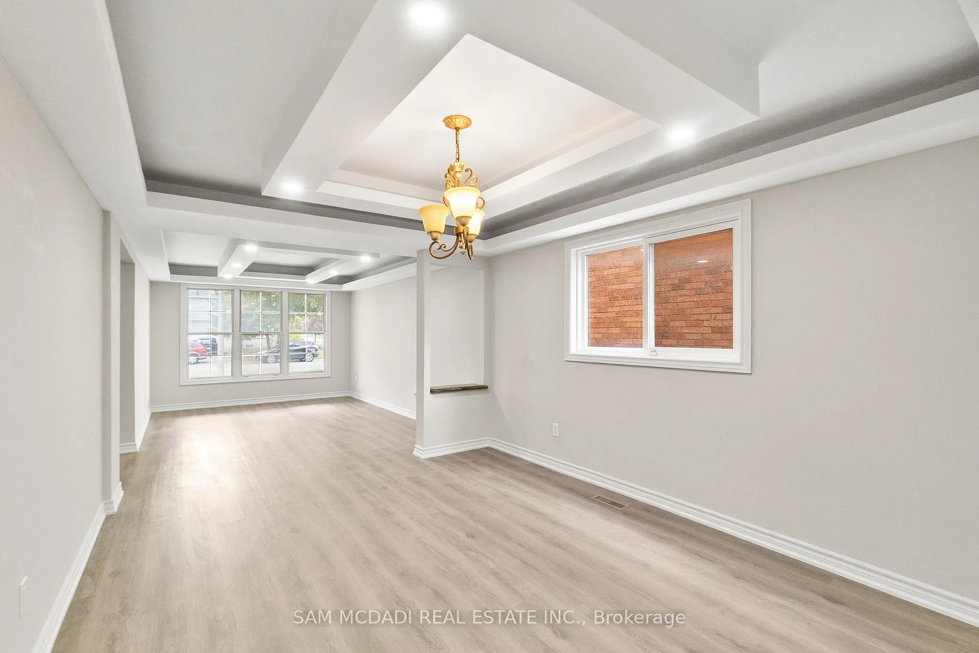 Photo 11 of 149 Sunforest Drive, Brampton, Heart Lake West — HOMEH