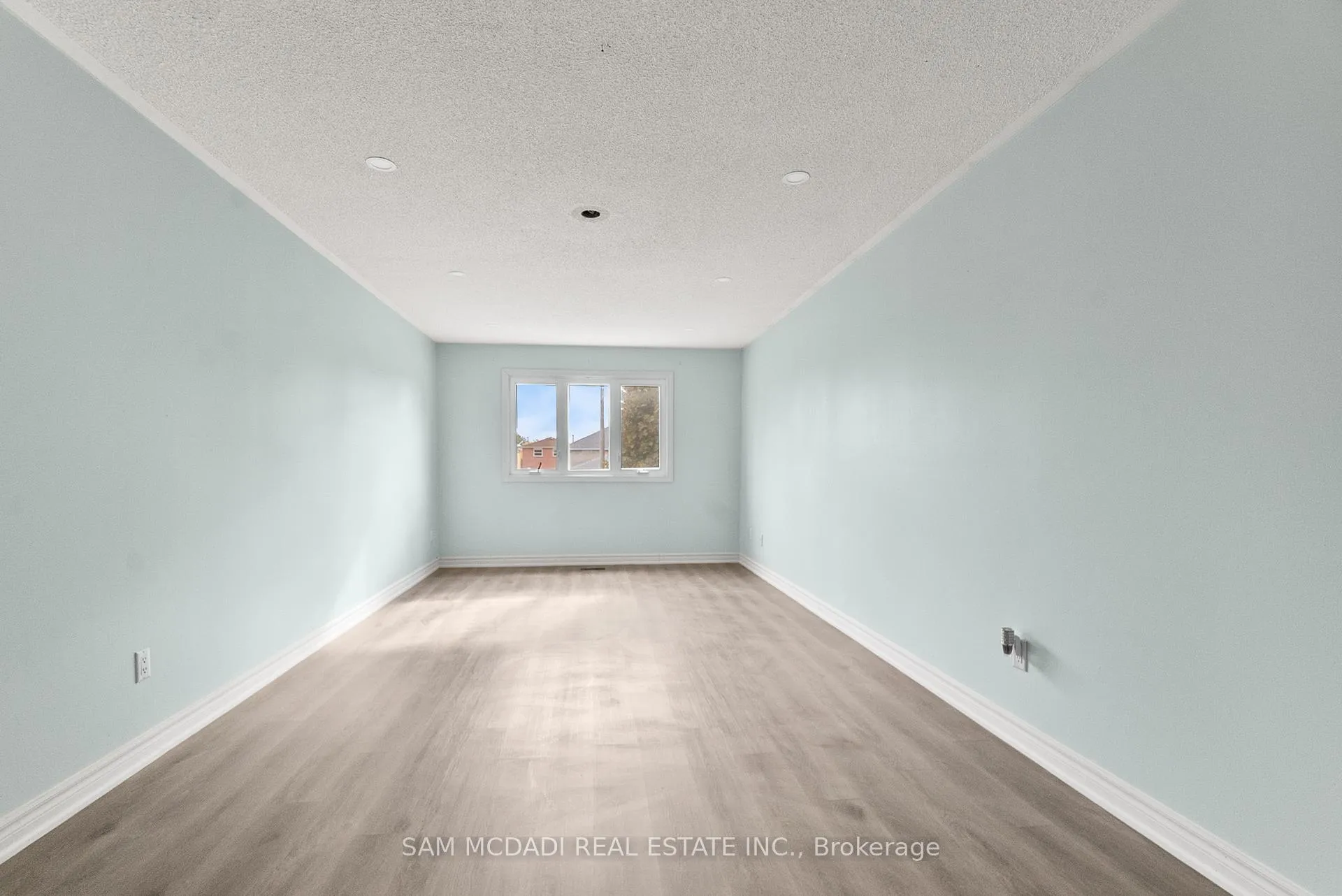 Photo 24 of 149 Sunforest Drive, Brampton, Heart Lake West — HOMEH