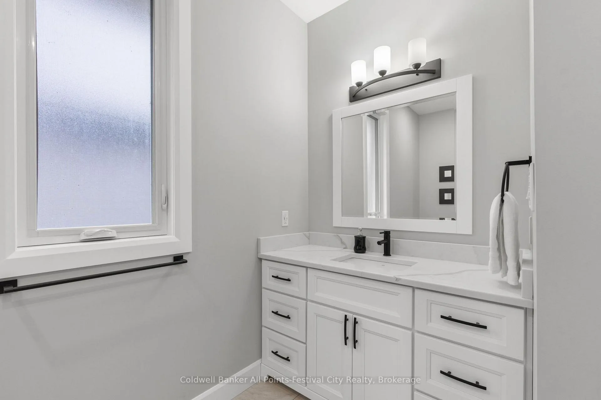 Photo 22 of 467 Warren Street, Goderich, Goderich (Town) — HOMEH