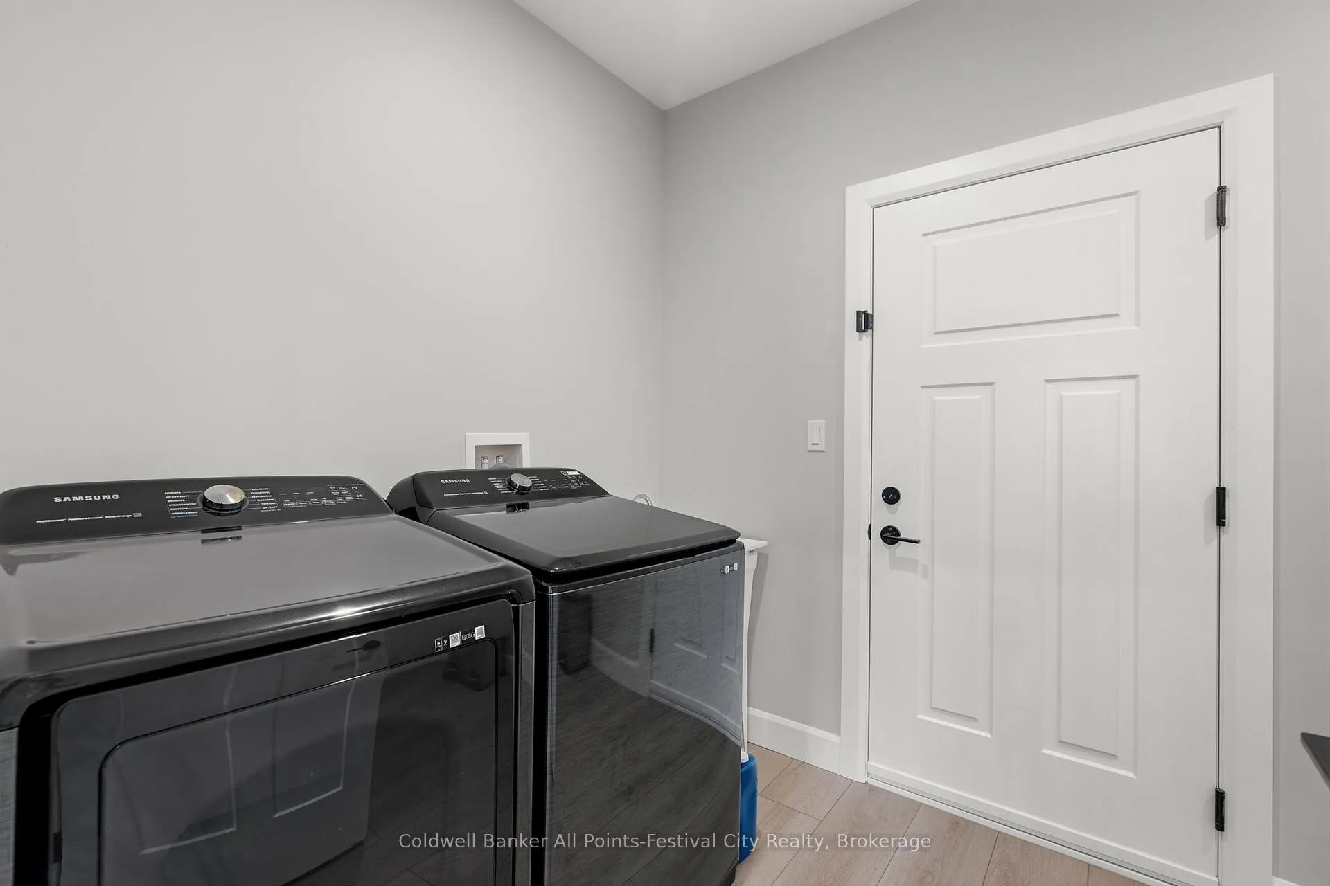 Photo 24 of 467 Warren Street, Goderich, Goderich (Town) — HOMEH