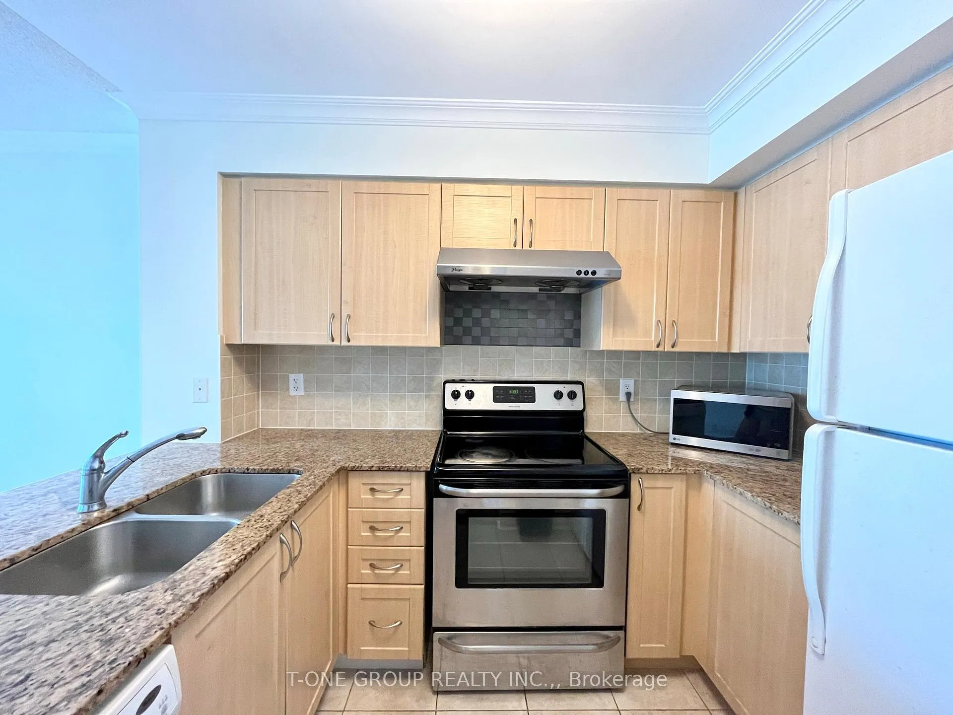 Photo 2 of Unit 819, 30 Clegg Road, Markham, Unionville — HOMEH