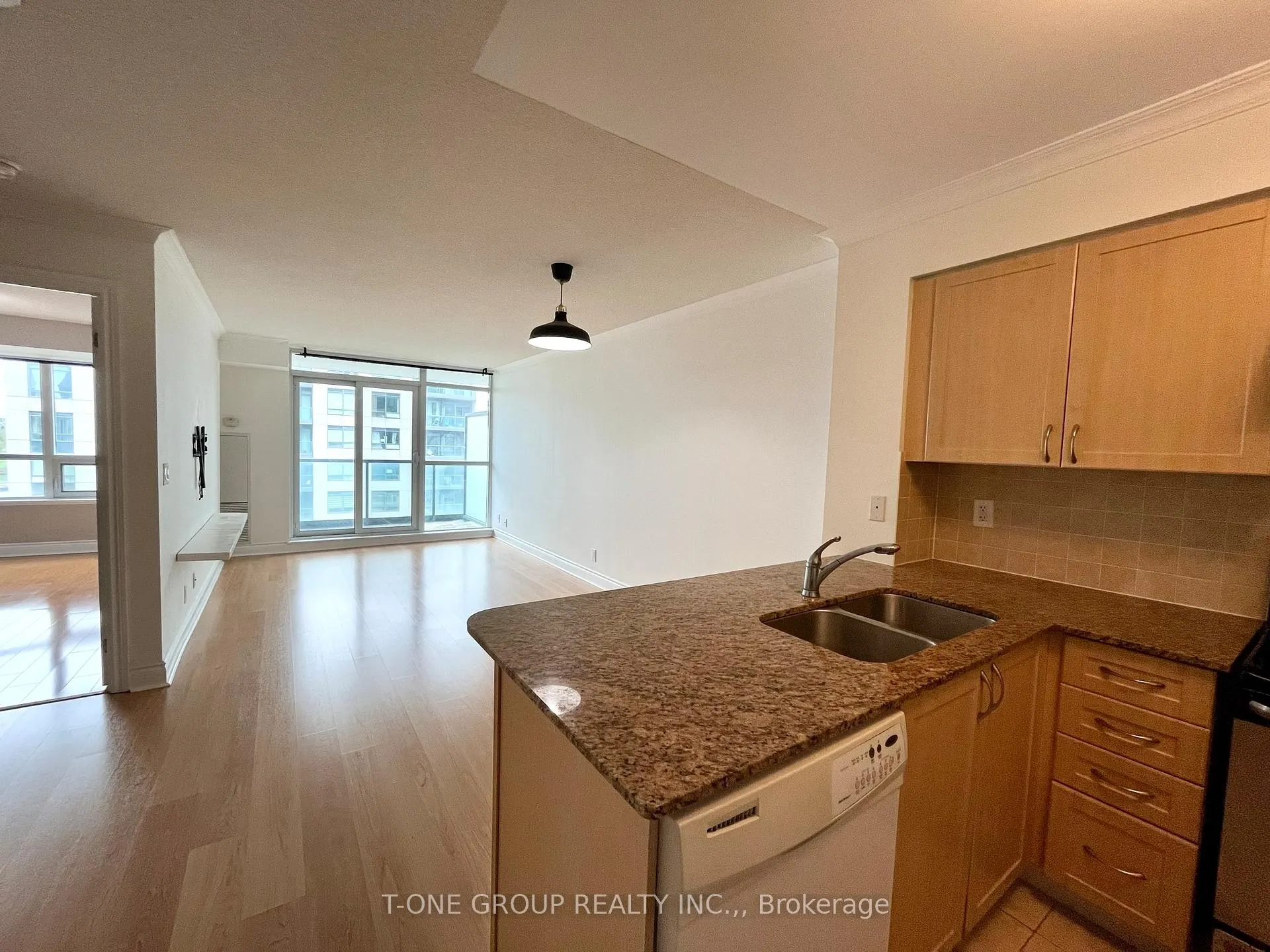 Photo 3 of Unit 819, 30 Clegg Road, Markham, Unionville — HOMEH