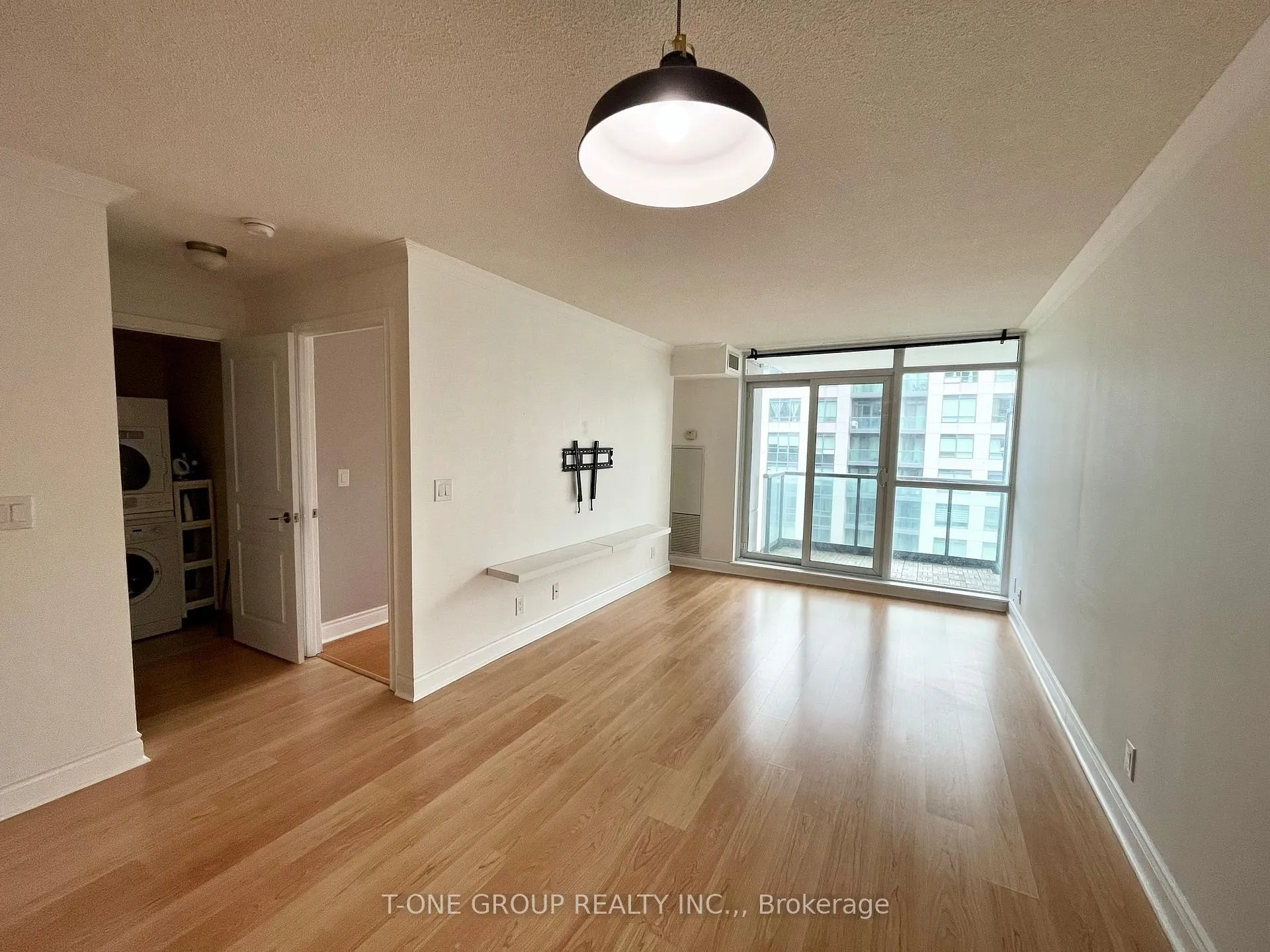 Photo 5 of Unit 819, 30 Clegg Road, Markham, Unionville — HOMEH