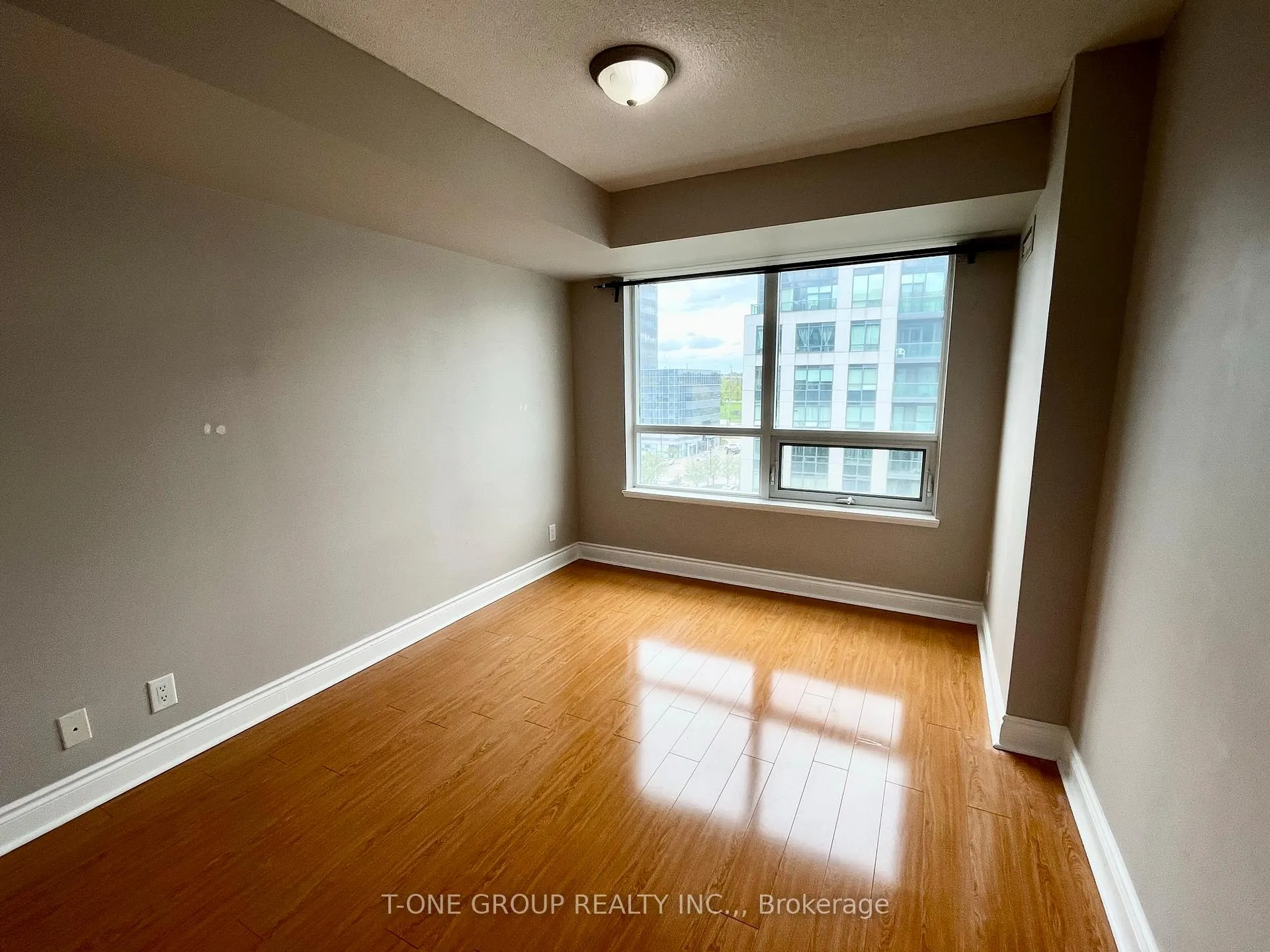 Photo 6 of Unit 819, 30 Clegg Road, Markham, Unionville — HOMEH