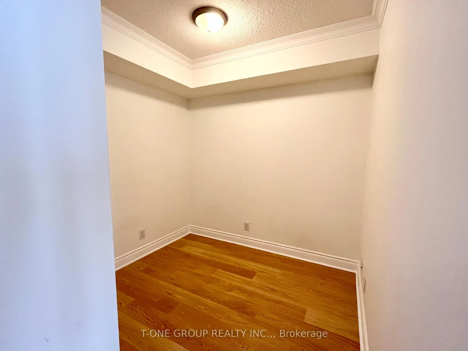 Photo 8 of Unit 819, 30 Clegg Road, Markham, Unionville — HOMEH