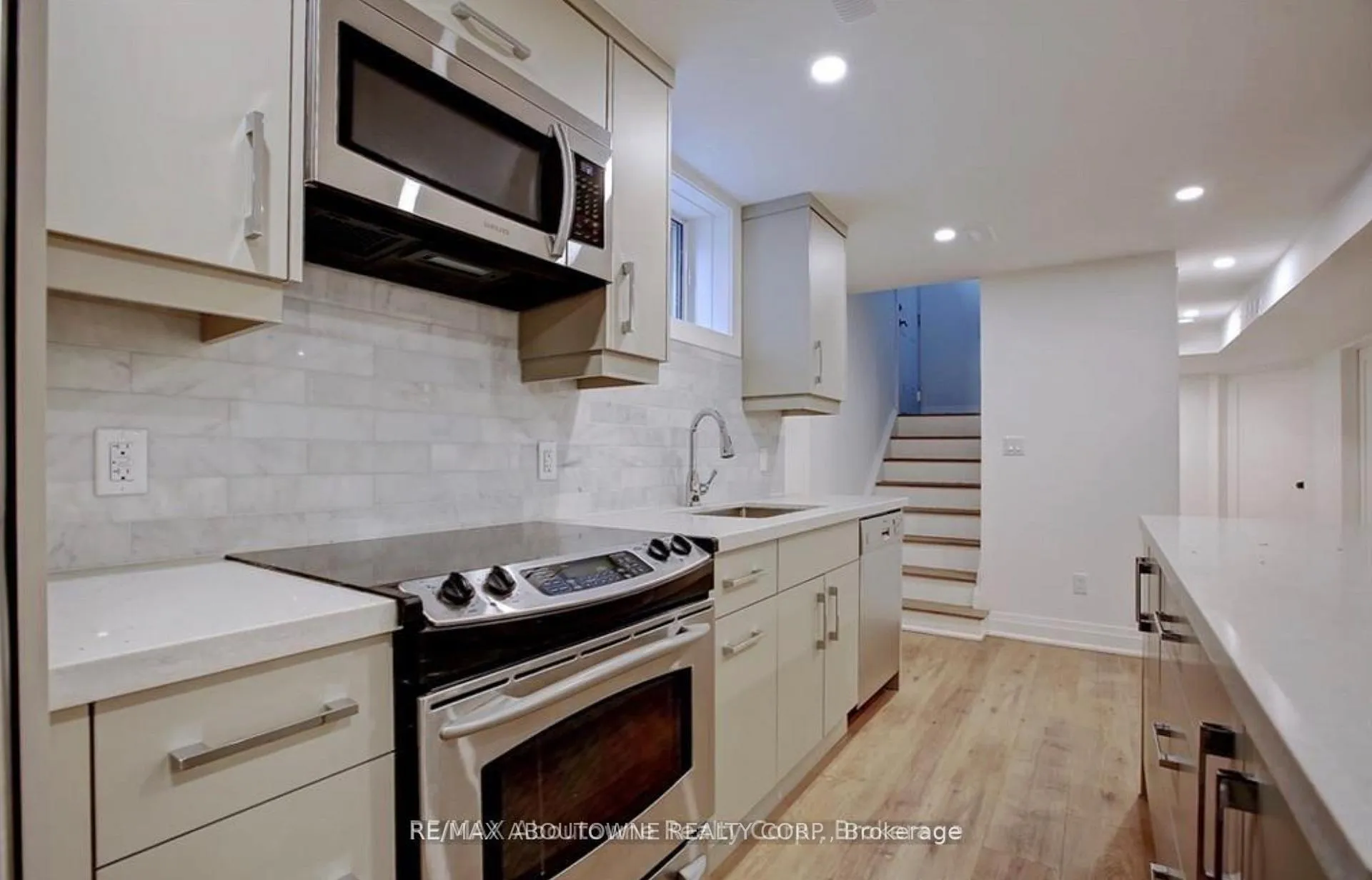 Photo 3 of Unit Lower, 136 Westside Drive, Oakville, Central — HOMEH