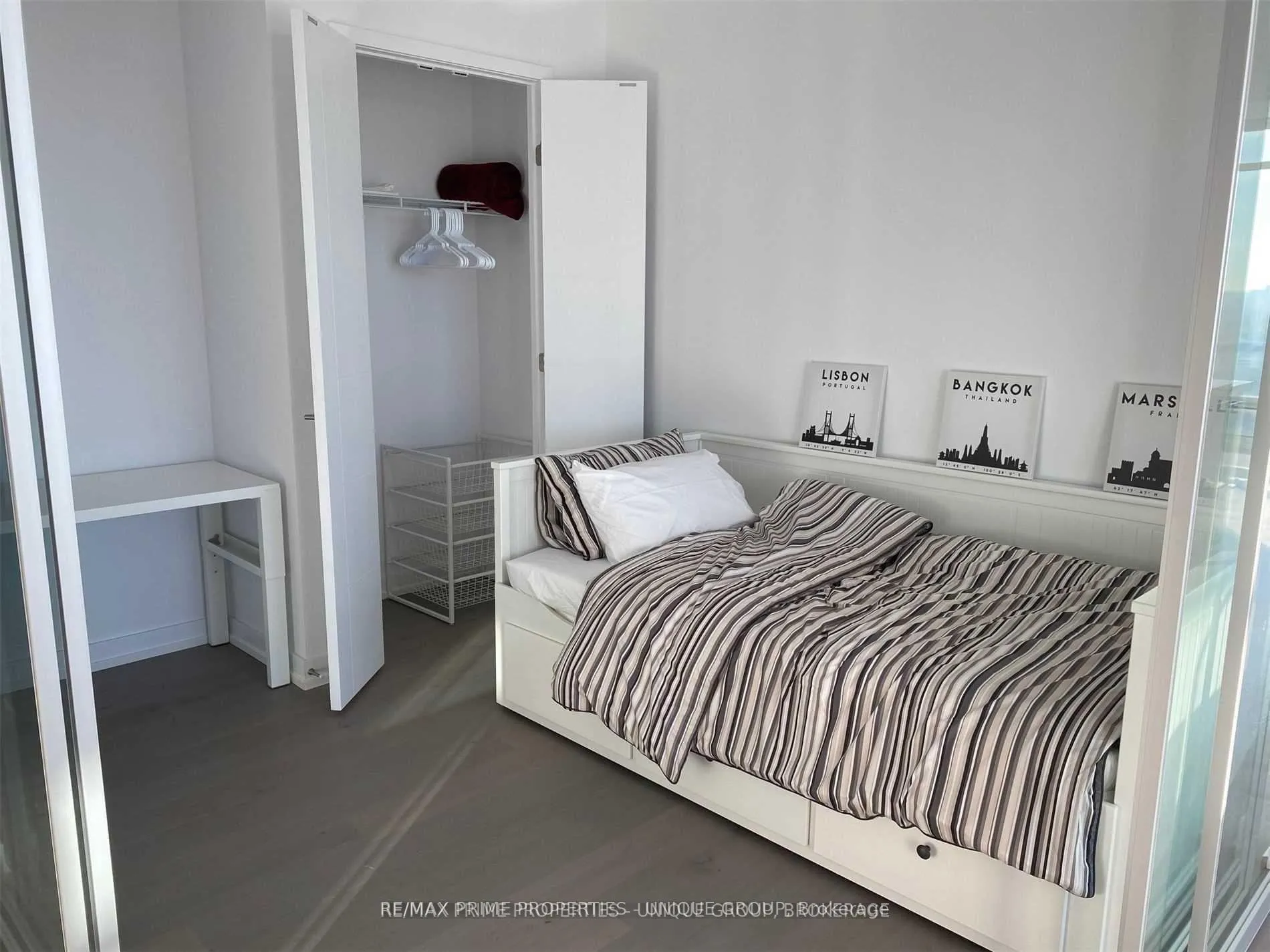 Photo 8 of Unit 2916, 488 University Avenue, Toronto, University — HOMEH