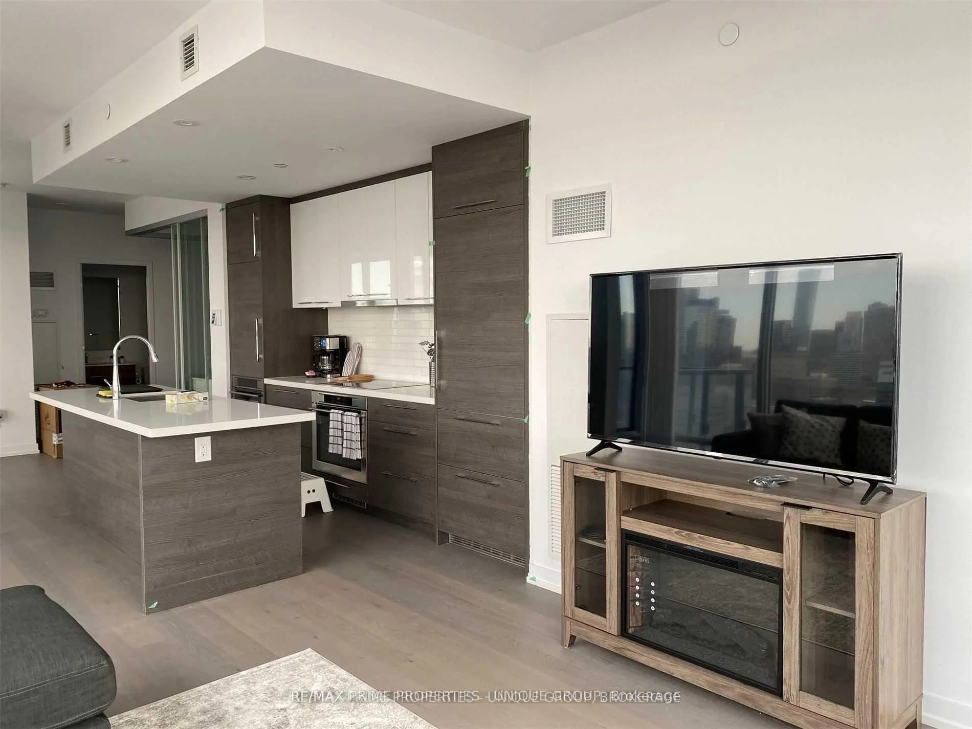 Photo 9 of Unit 2916, 488 University Avenue, Toronto, University — HOMEH