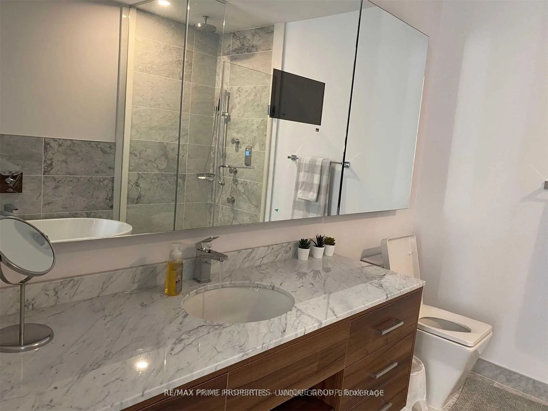 Photo 10 of Unit 2916, 488 University Avenue, Toronto, University — HOMEH