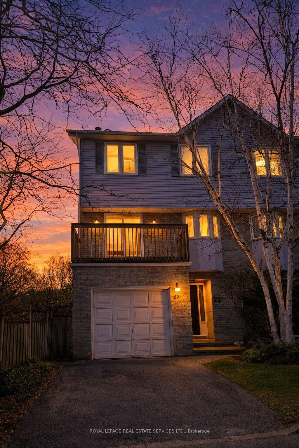Photo 4 of Unit 22, 2299 Marine Drive, Oakville, Bronte — HOMEH