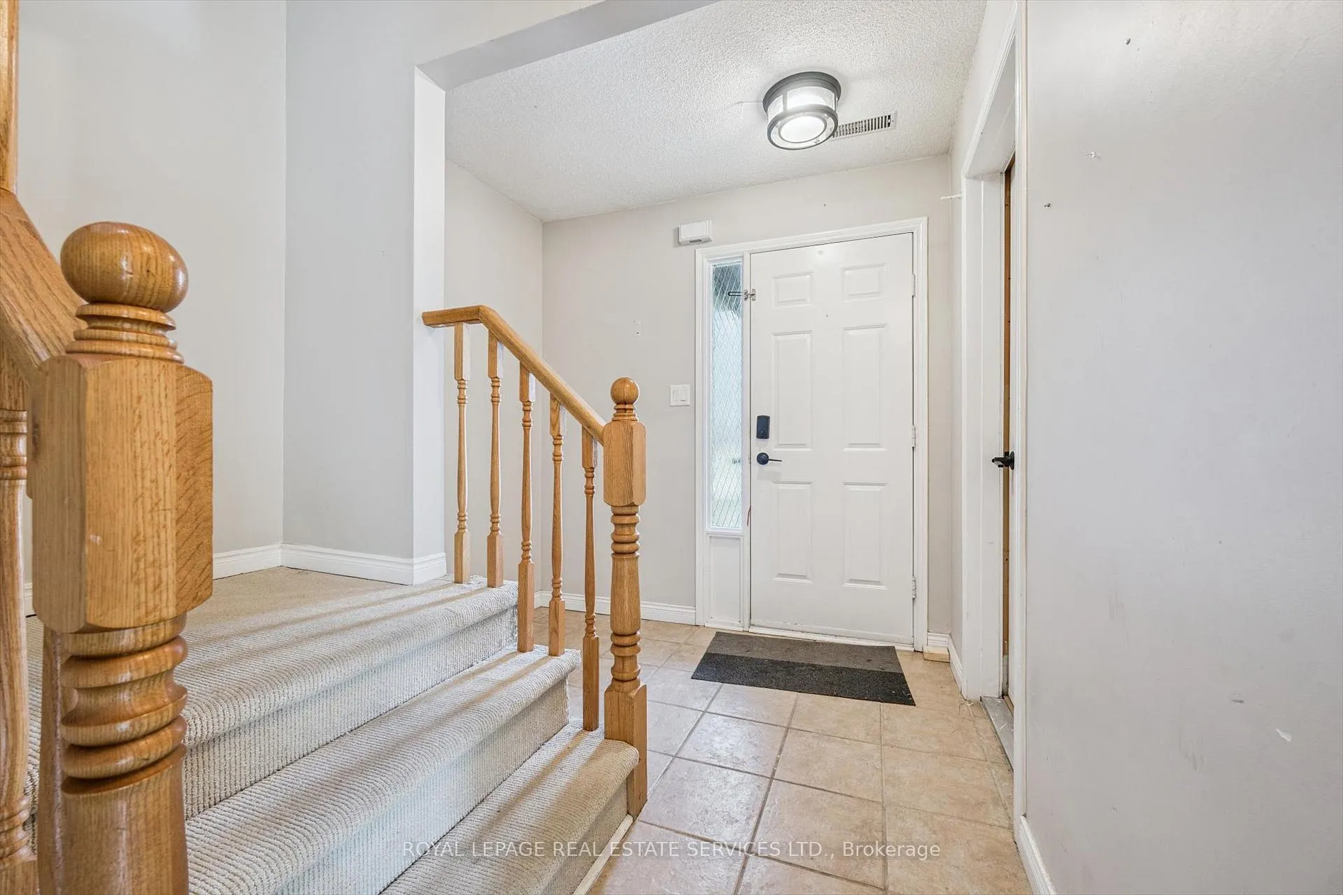 Photo 6 of Unit 22, 2299 Marine Drive, Oakville, Bronte — HOMEH