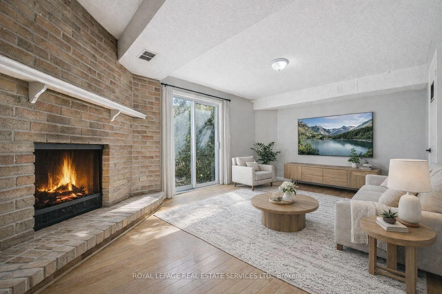 Photo 9 of Unit 22, 2299 Marine Drive, Oakville, Bronte — HOMEH