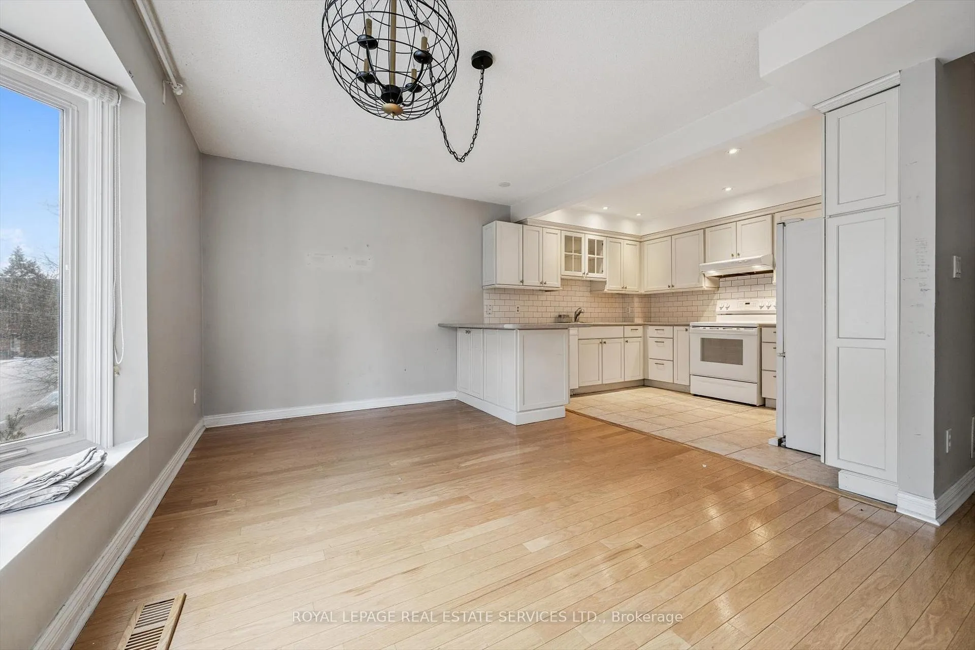 Photo 14 of Unit 22, 2299 Marine Drive, Oakville, Bronte — HOMEH