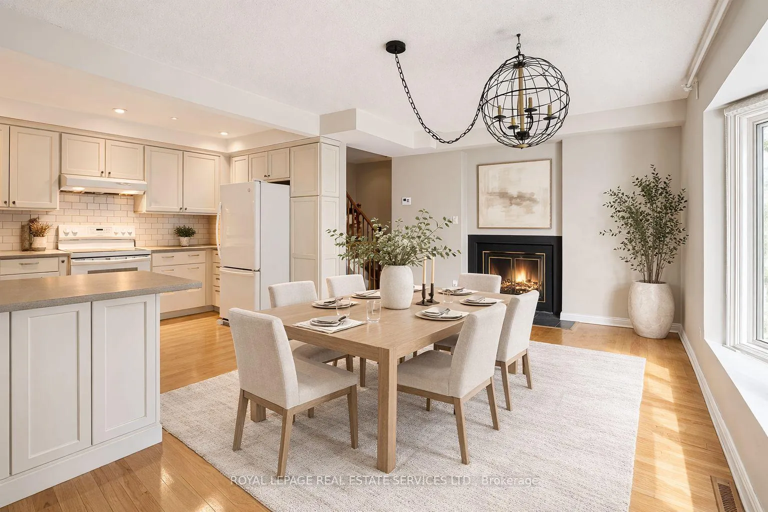 Photo 15 of Unit 22, 2299 Marine Drive, Oakville, Bronte — HOMEH