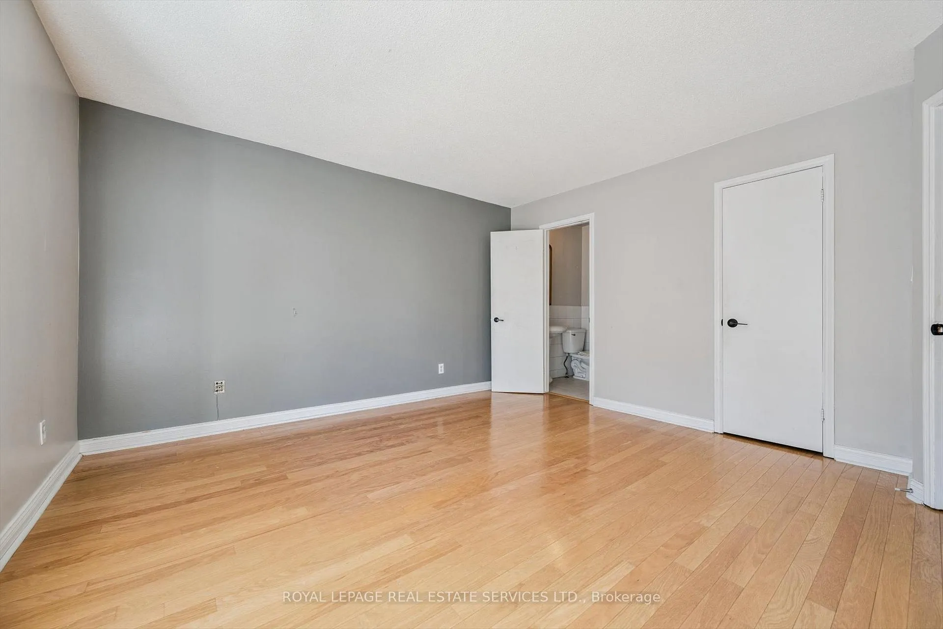Photo 26 of Unit 22, 2299 Marine Drive, Oakville, Bronte — HOMEH
